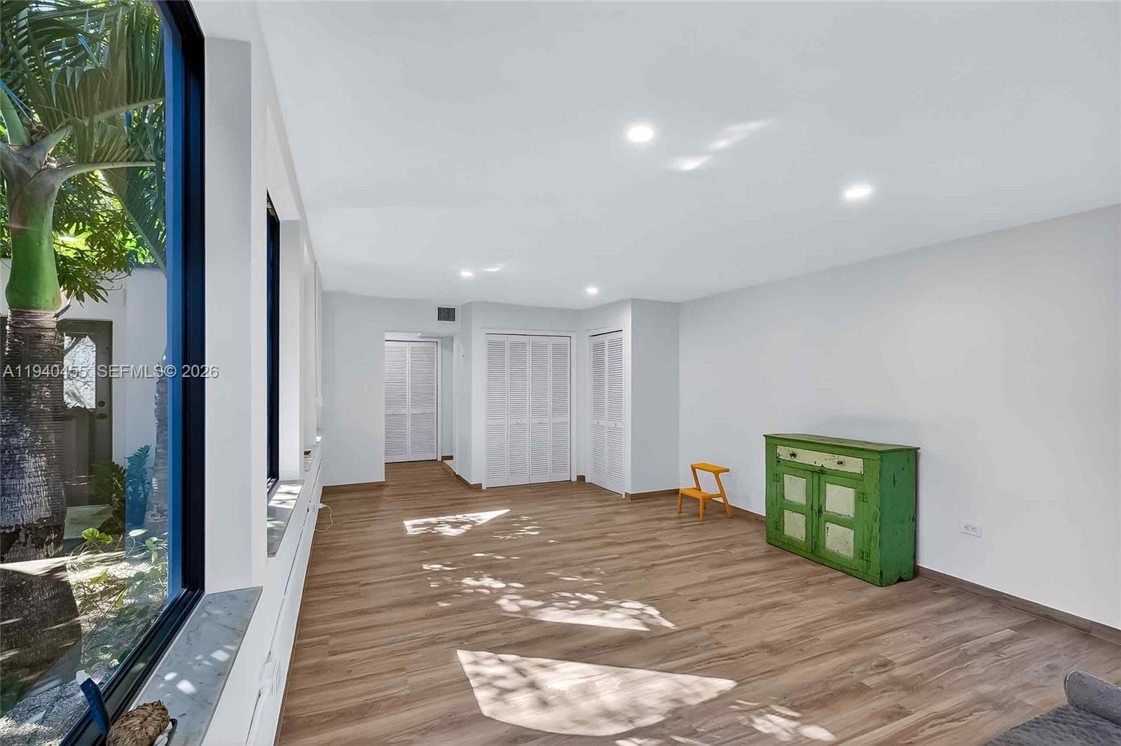 HOLLEMAN PARK - Residential Income