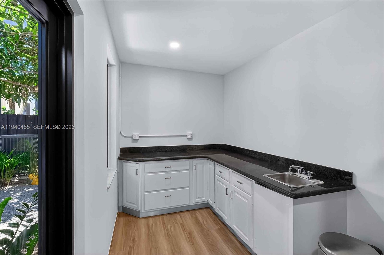 HOLLEMAN PARK - Residential Income