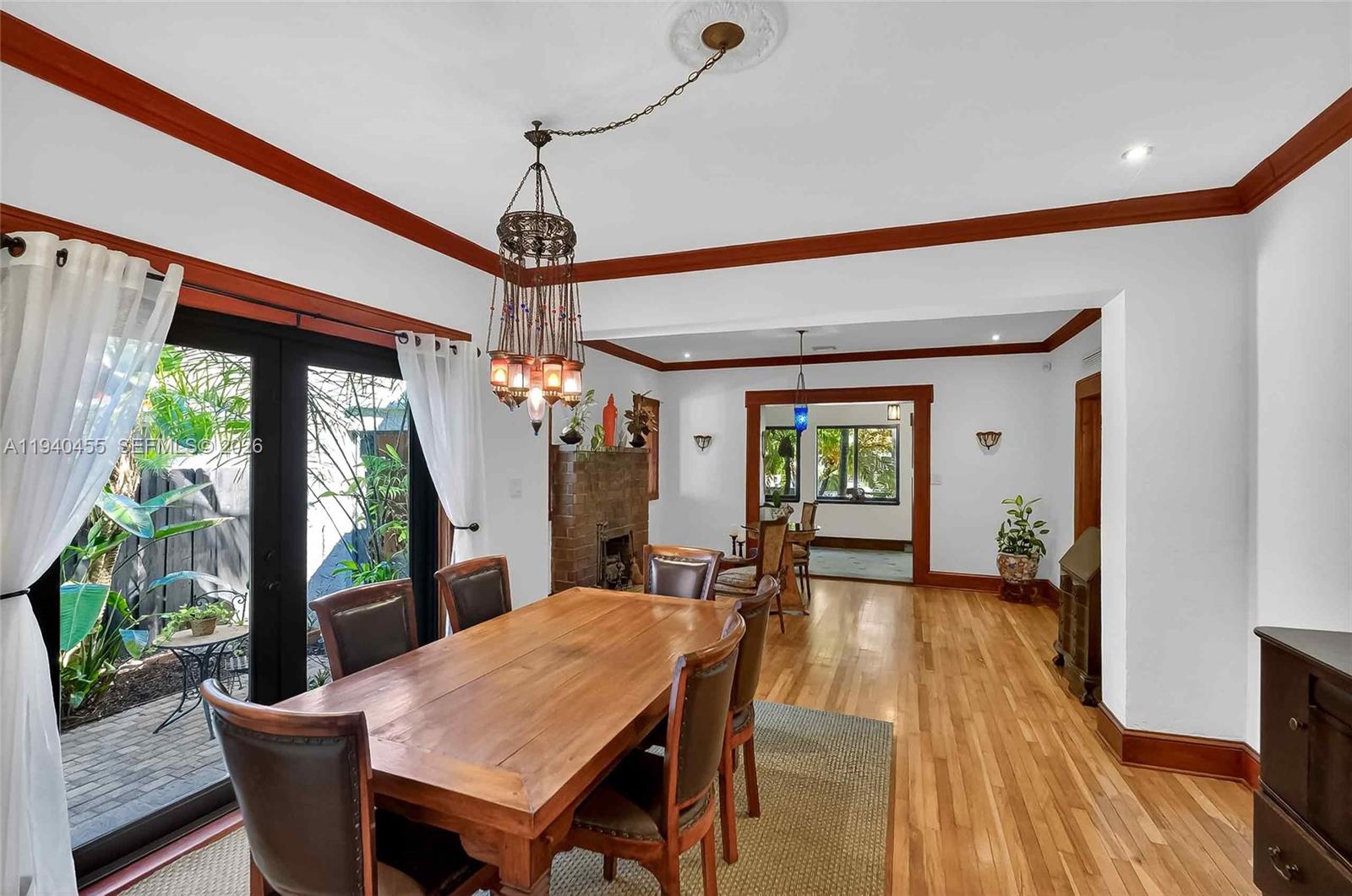 HOLLEMAN PARK - Residential Income