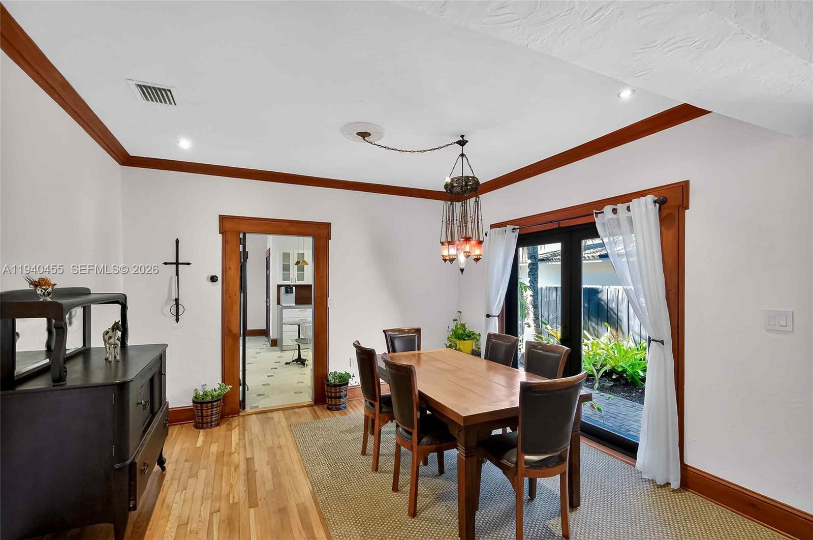 HOLLEMAN PARK - Residential Income