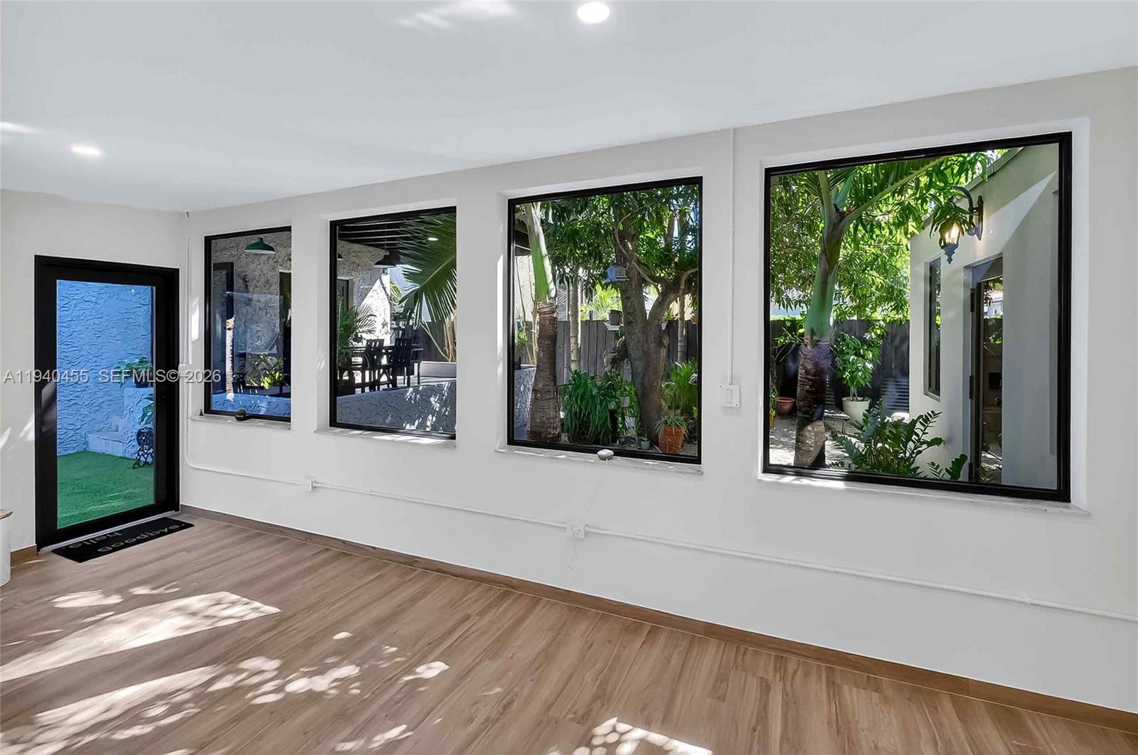 HOLLEMAN PARK - Residential Income