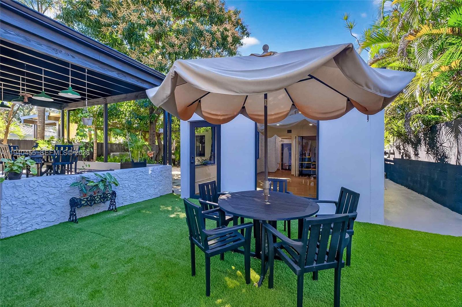 HOLLEMAN PARK - Residential Income