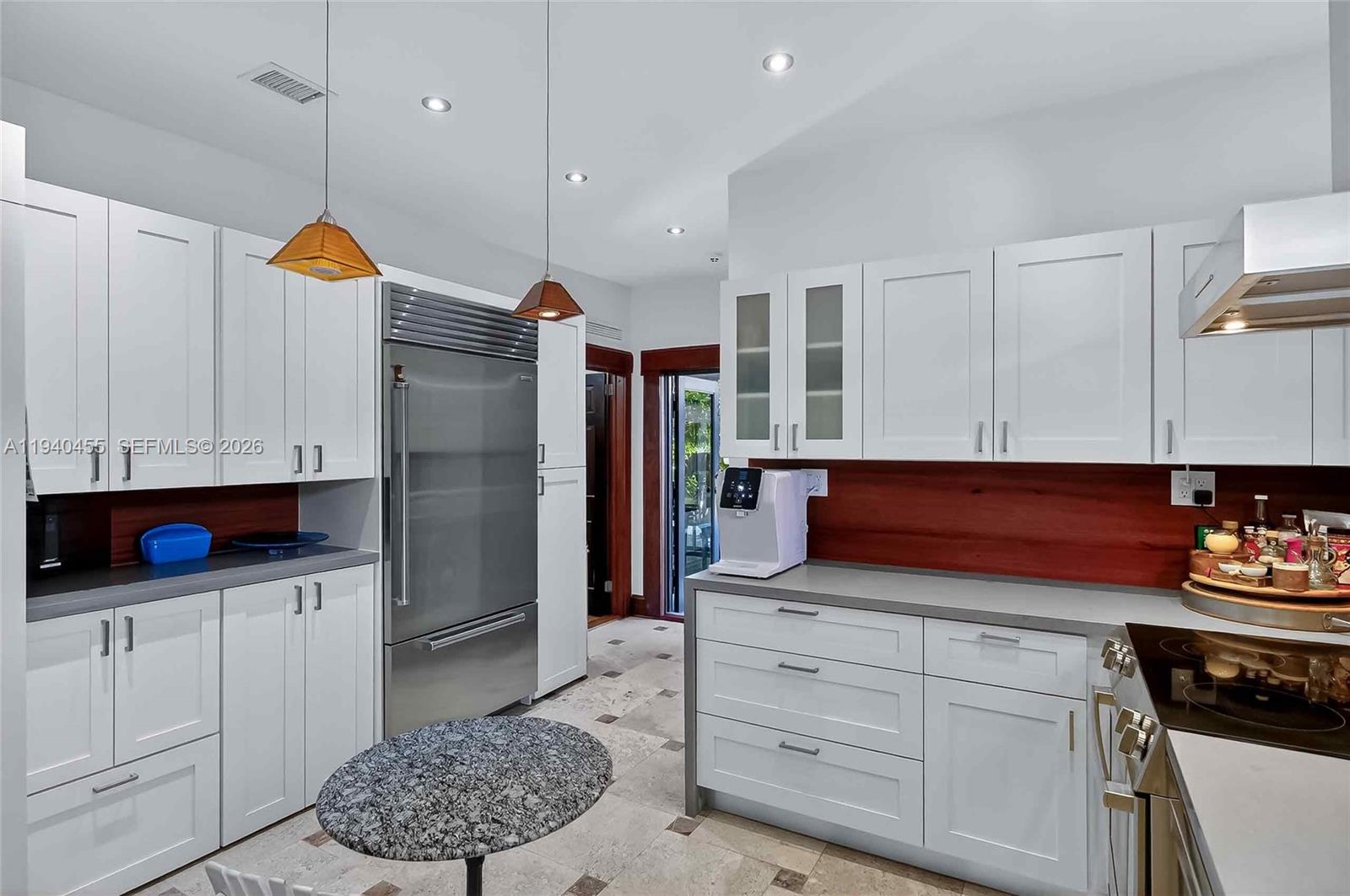 HOLLEMAN PARK - Residential Income