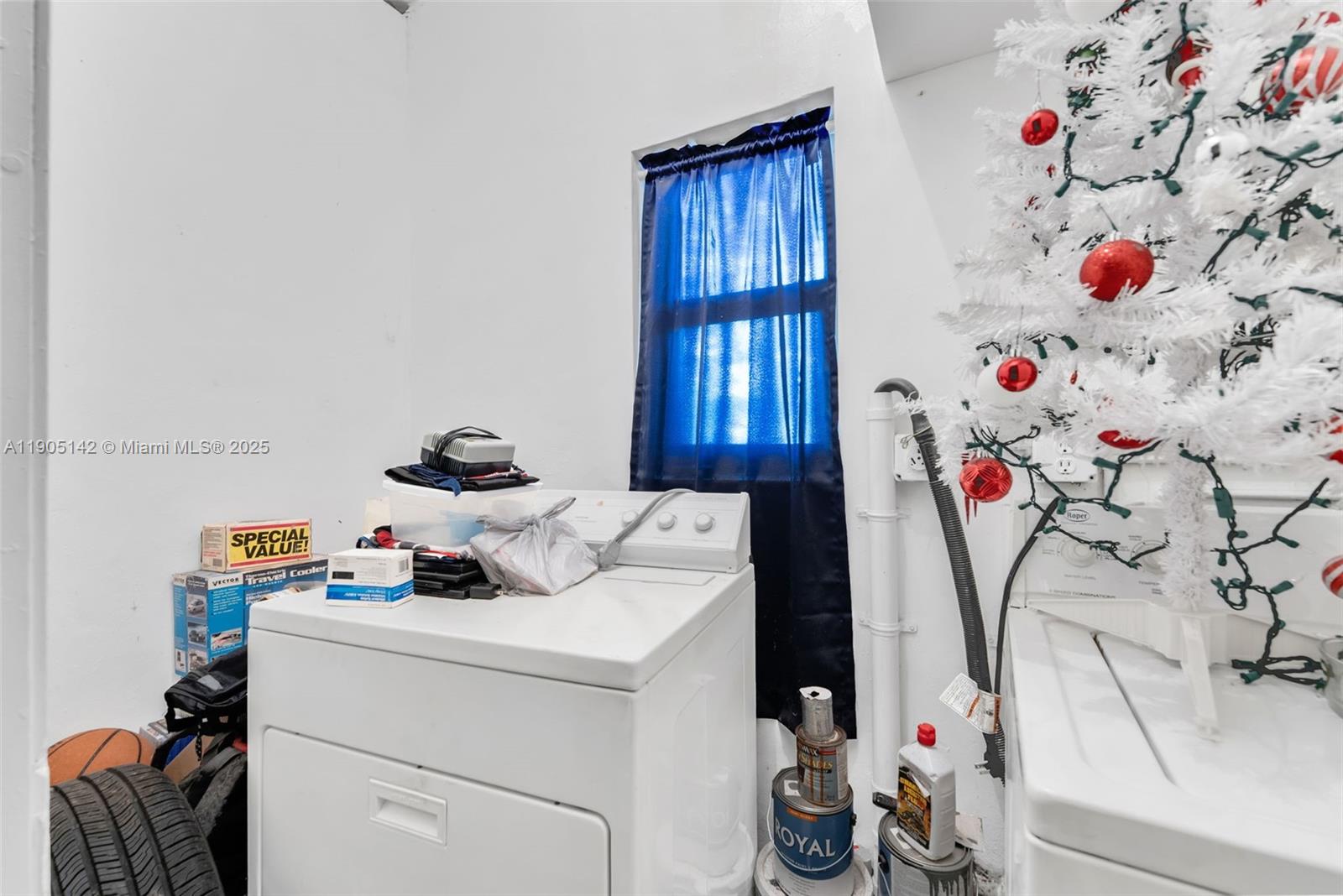 INGLEWOOD GARDENS - Residential