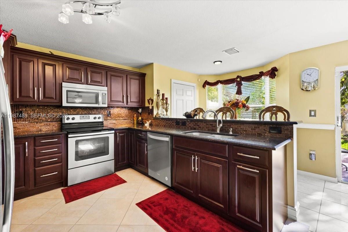 CHAPEL TRAIL II - Residential