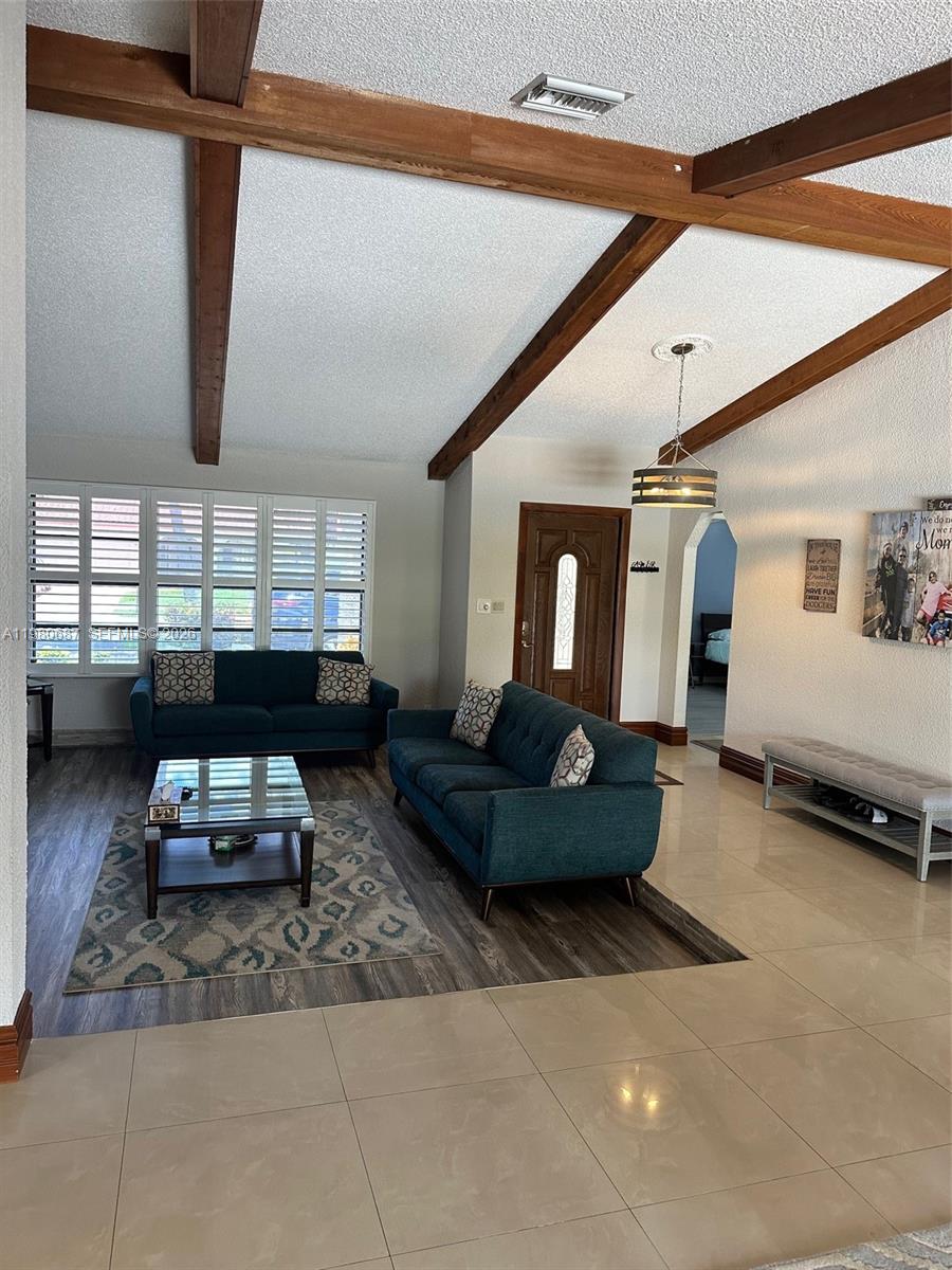 NOB HILL ESTATES 2 SEC - Residential Lease