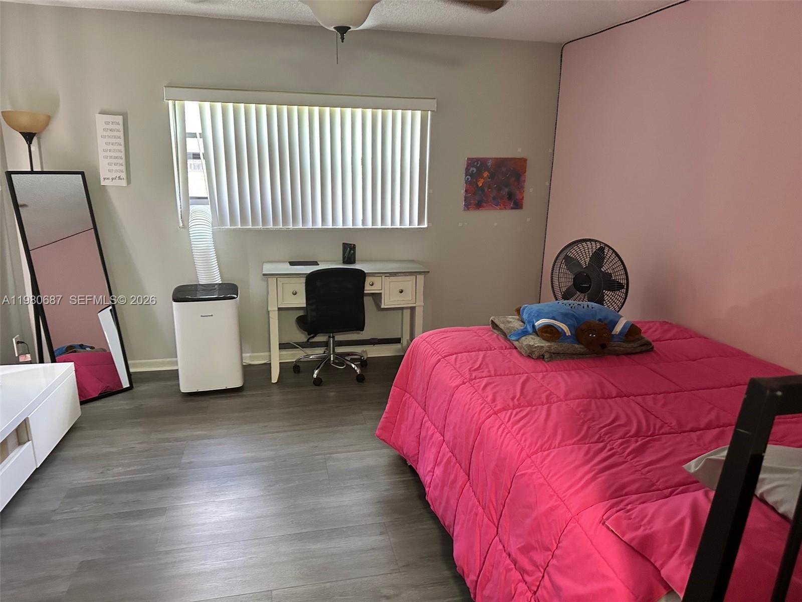 NOB HILL ESTATES 2 SEC - Residential Lease