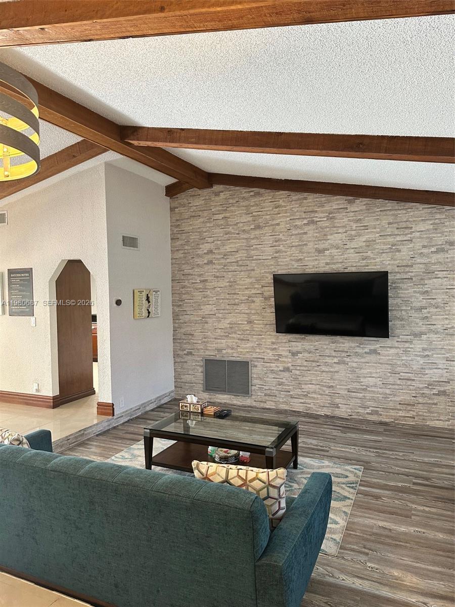 NOB HILL ESTATES 2 SEC - Residential Lease