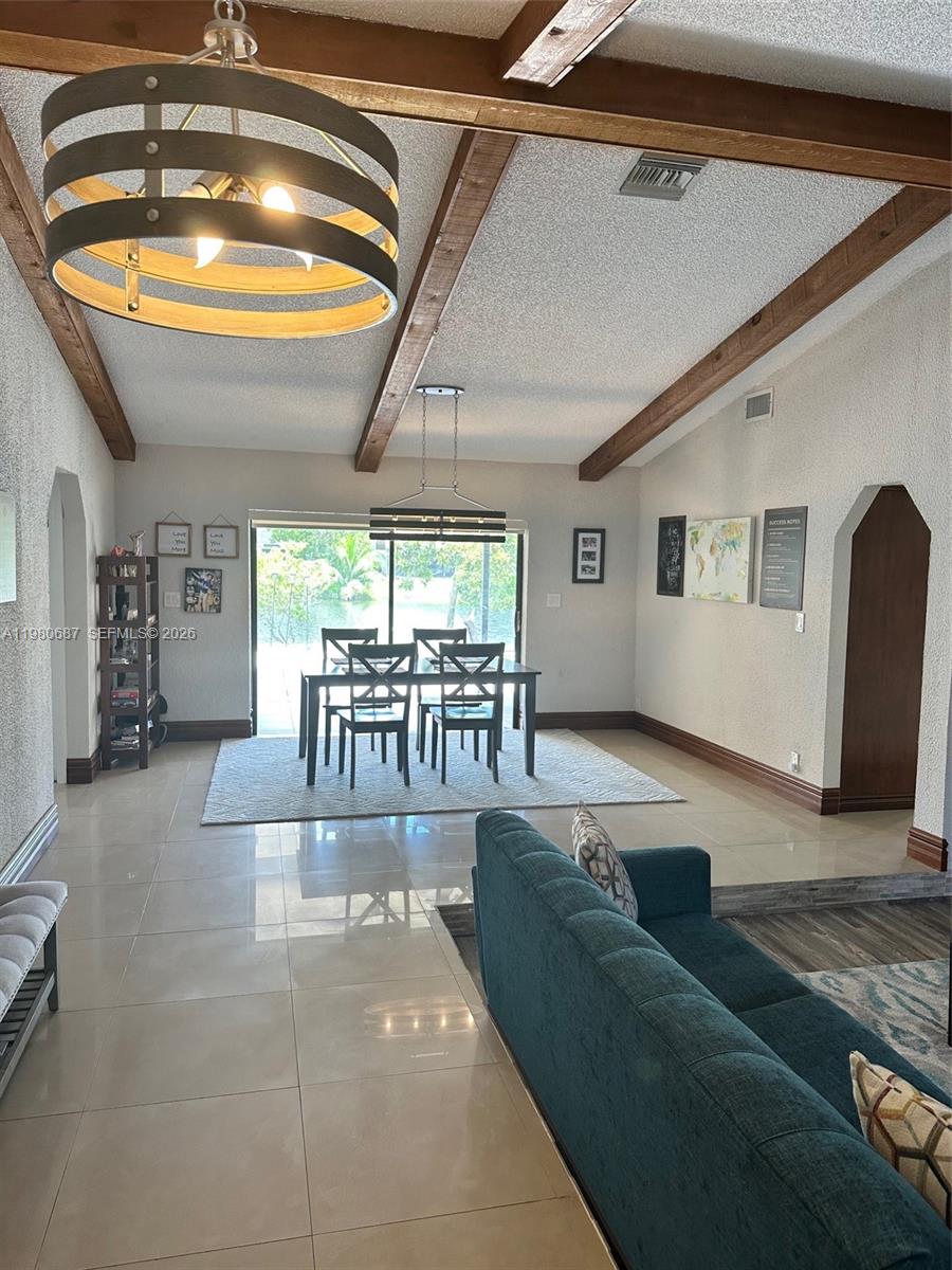 NOB HILL ESTATES 2 SEC - Residential Lease