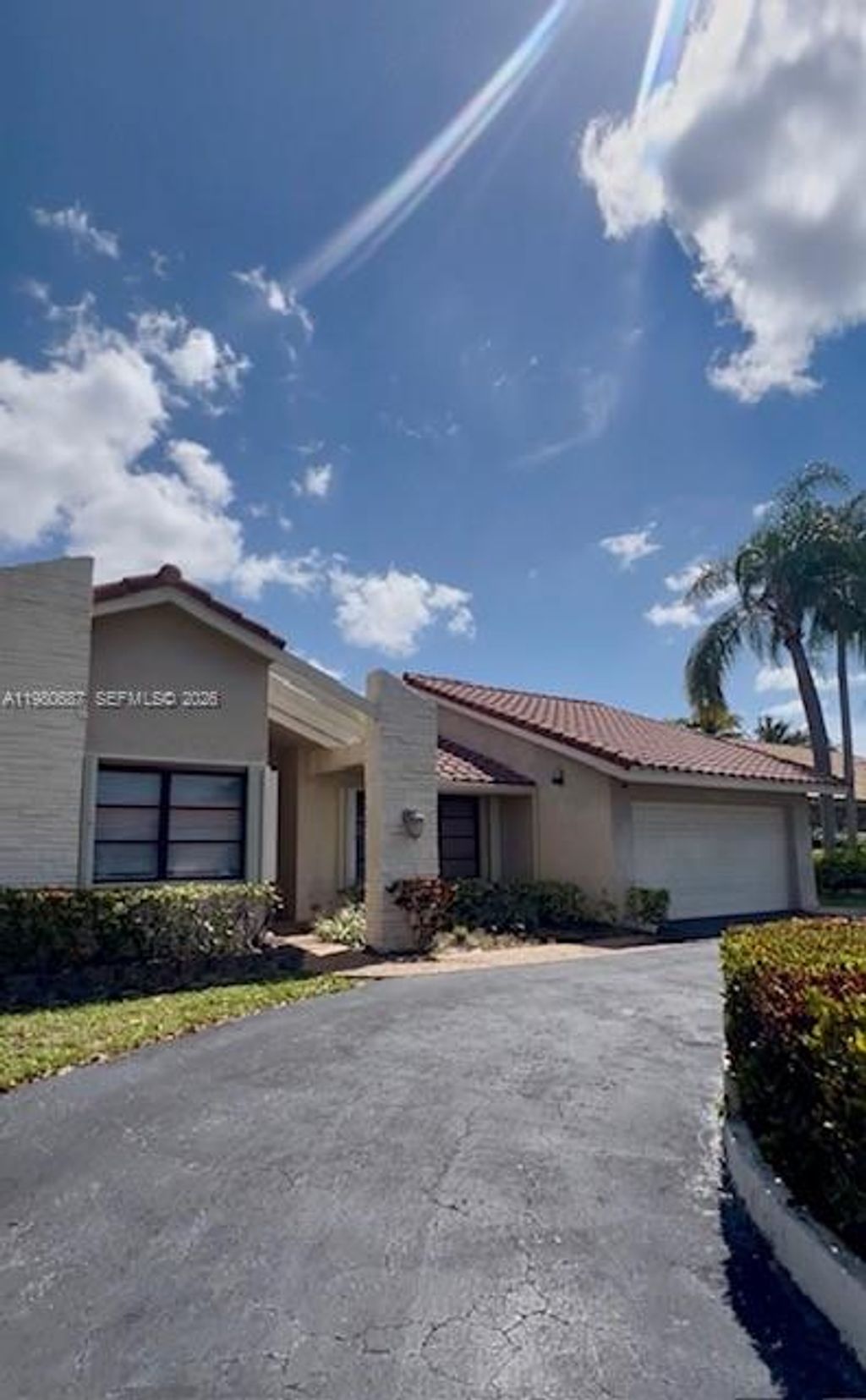 Photo of 10404 NW 5th Mnr, Plantation, FL 33324 (MLS # A11980687)