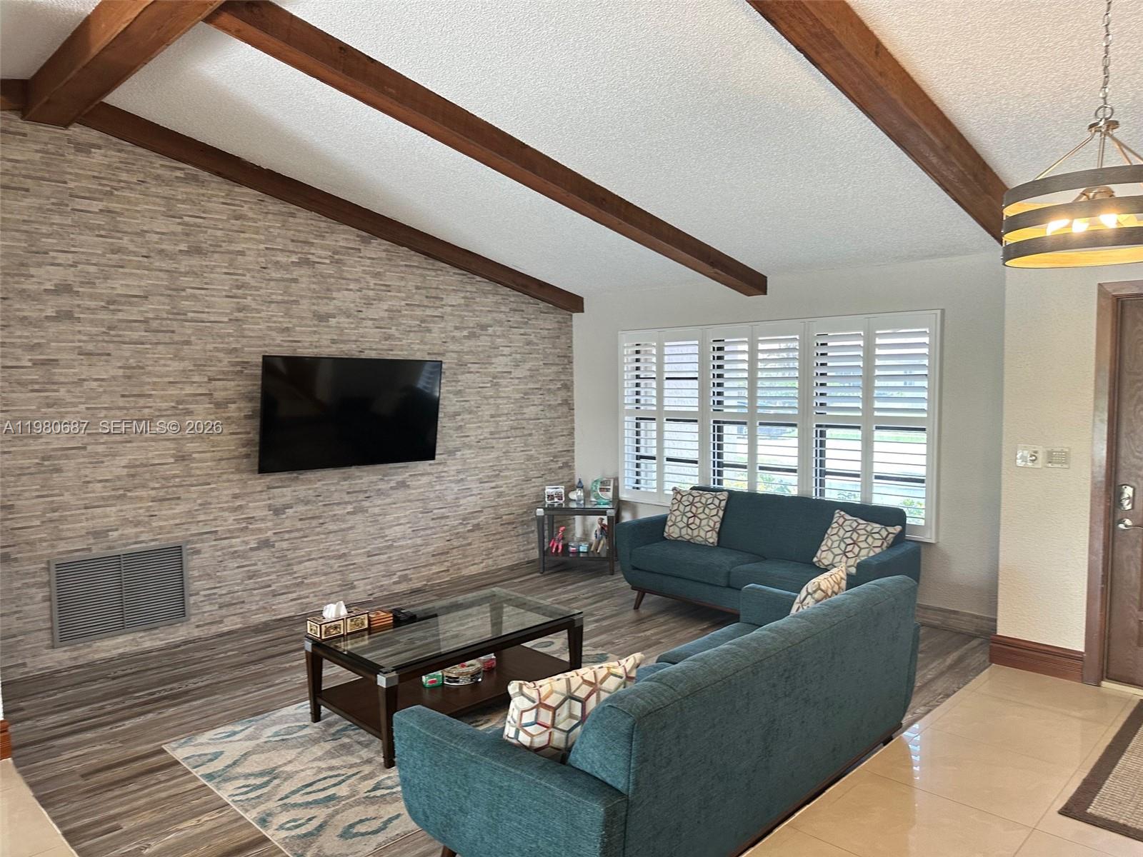 NOB HILL ESTATES 2 SEC - Residential Lease