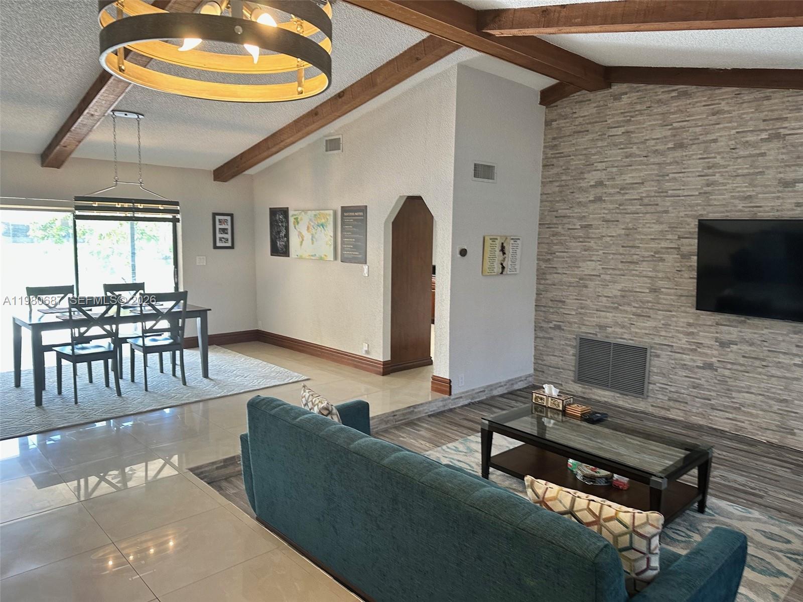 NOB HILL ESTATES 2 SEC - Residential Lease