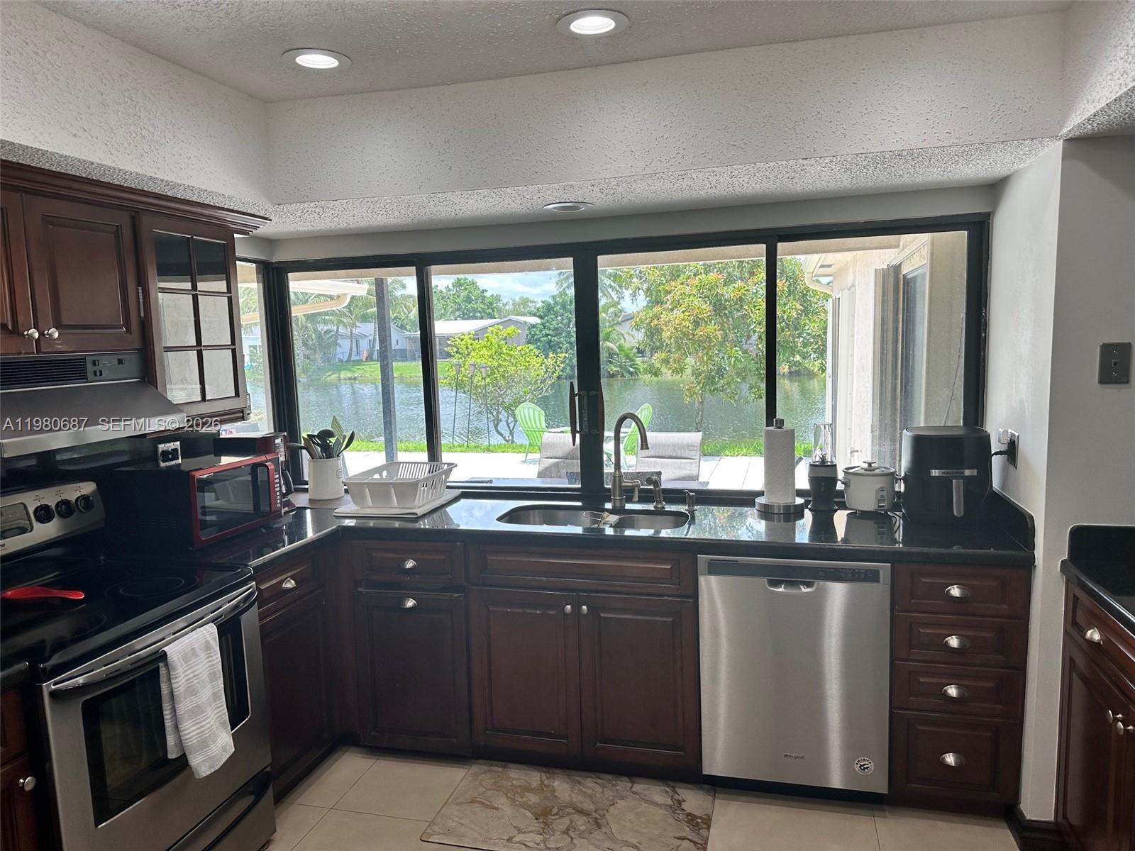 NOB HILL ESTATES 2 SEC - Residential Lease