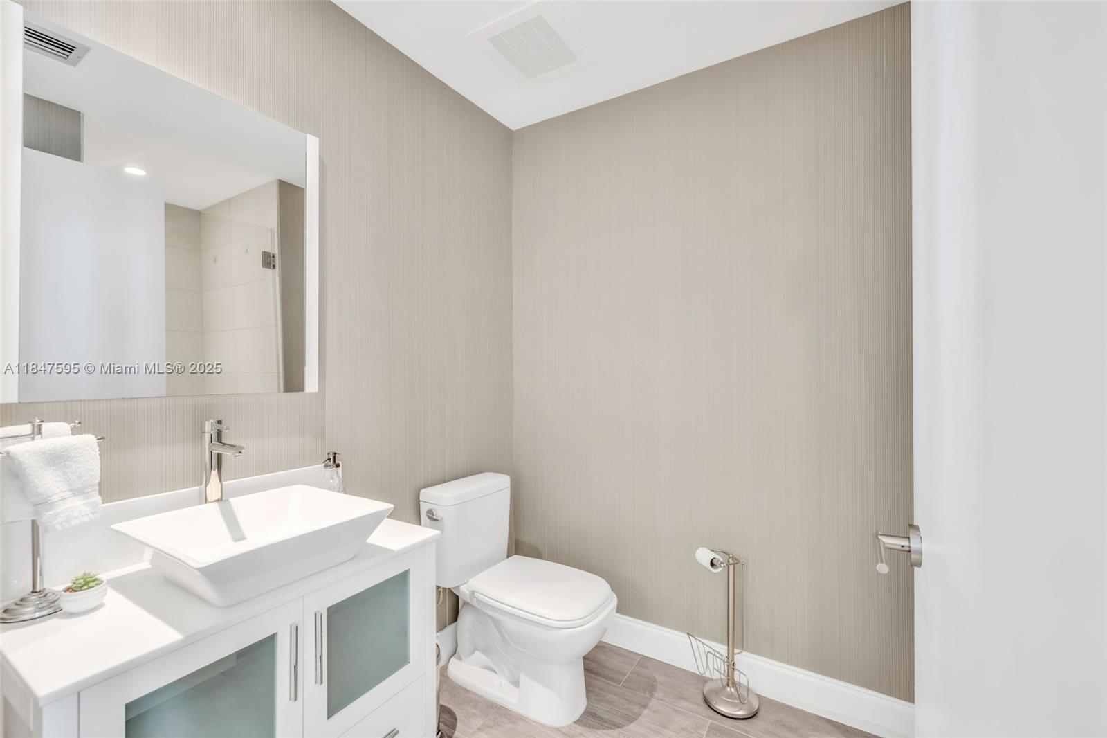 BISCAYNE BEACH CONDO - Residential