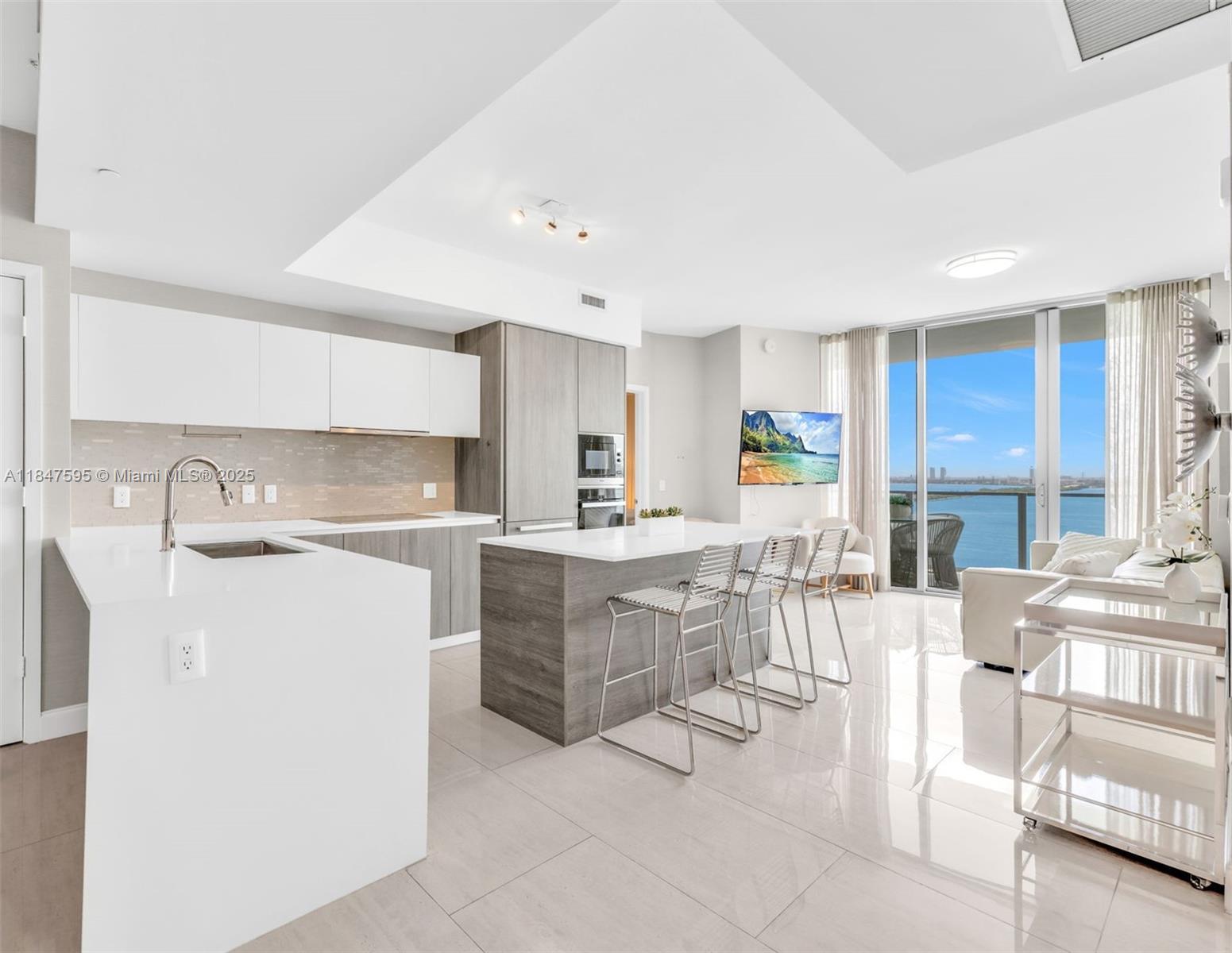 2900 NE 7th Ave 2103