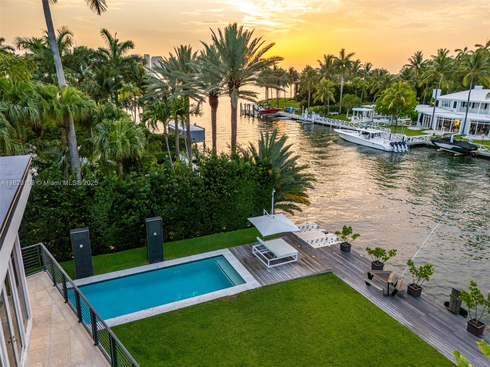 SUNSET ISLANDS-ISLAND NO - Residential