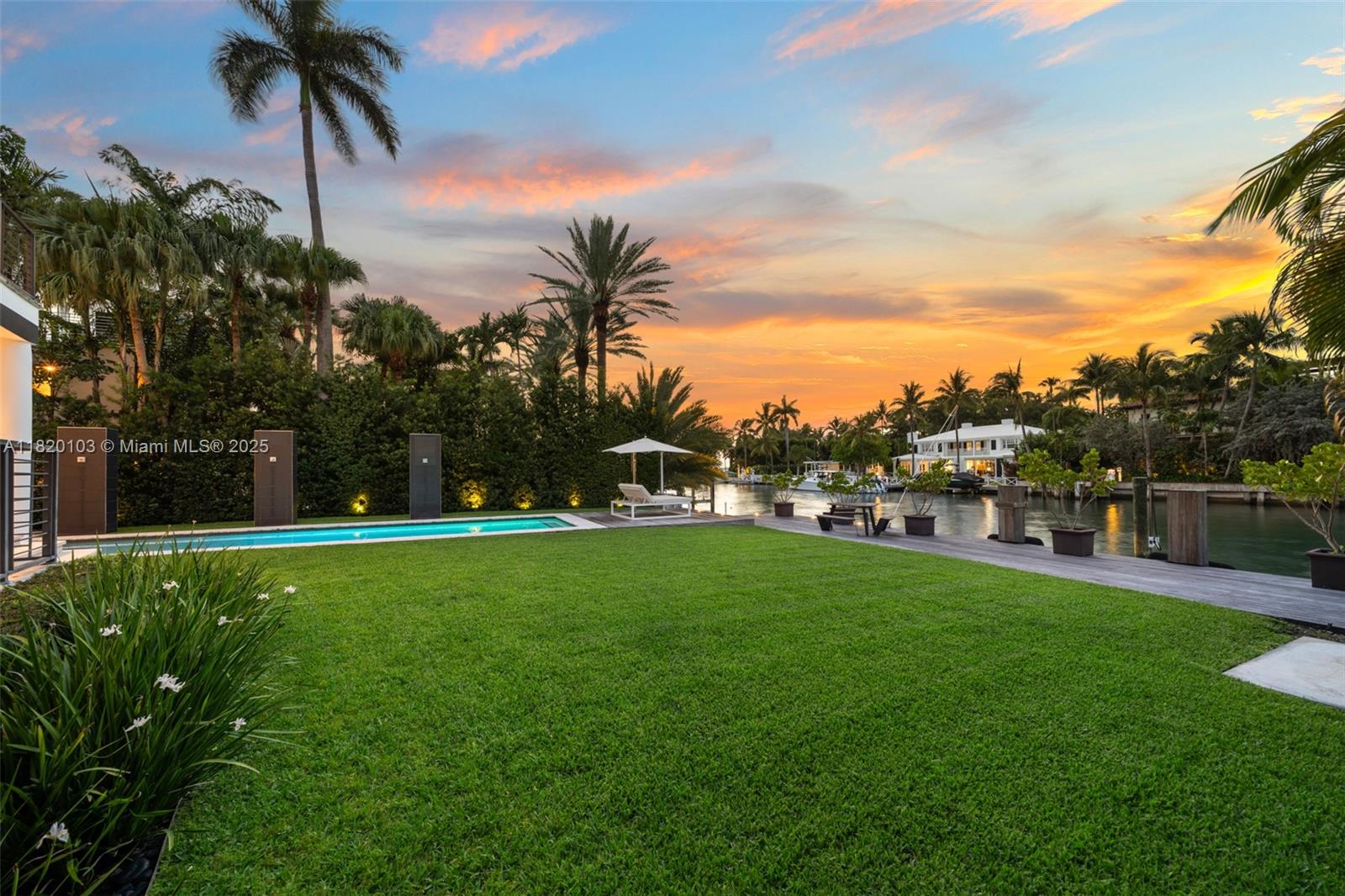 SUNSET ISLANDS-ISLAND NO - Residential