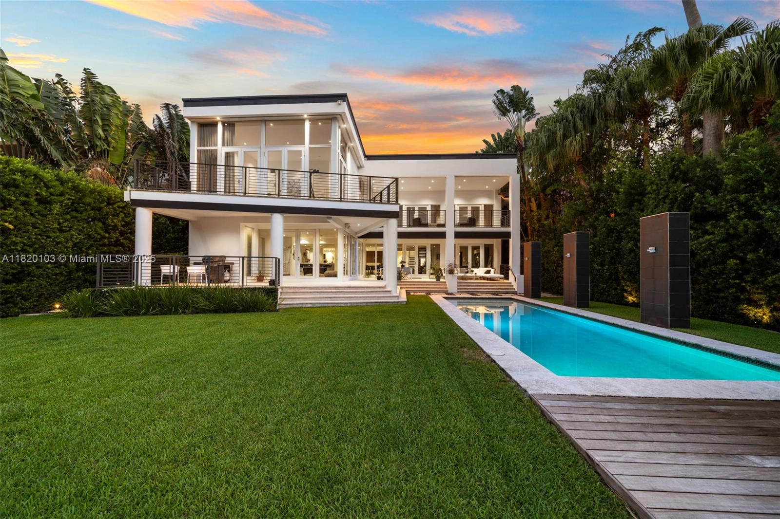 SUNSET ISLANDS-ISLAND NO - Residential