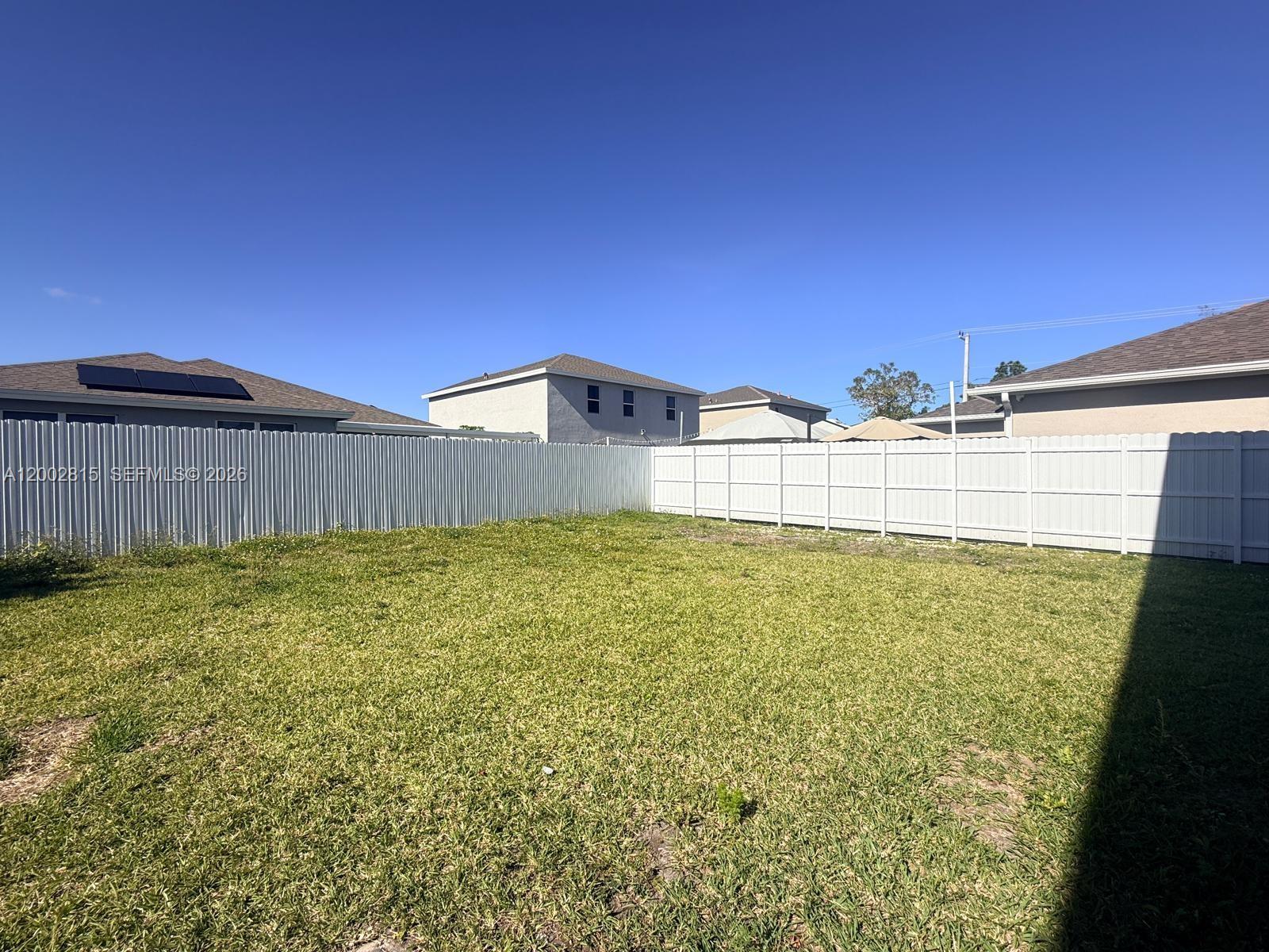 LUCKY START AT SUNRISE ES - Residential