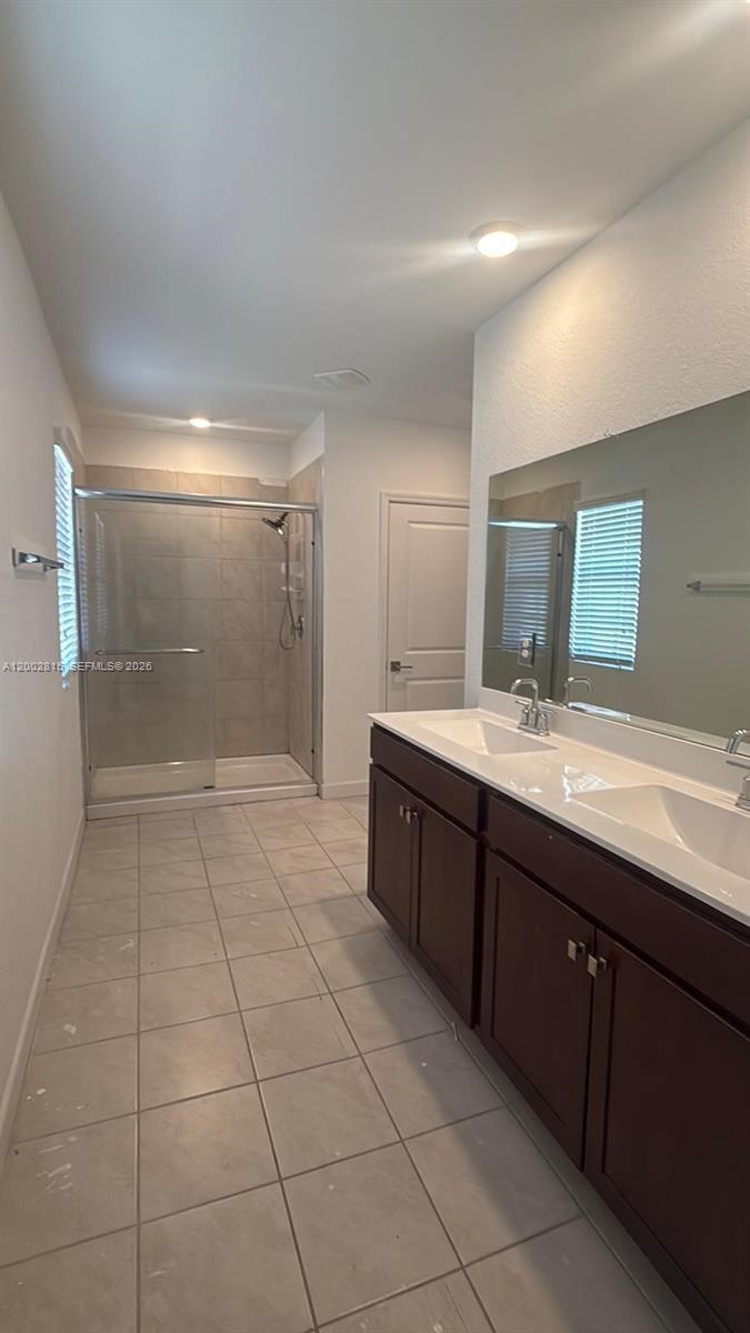 LUCKY START AT SUNRISE ES - Residential