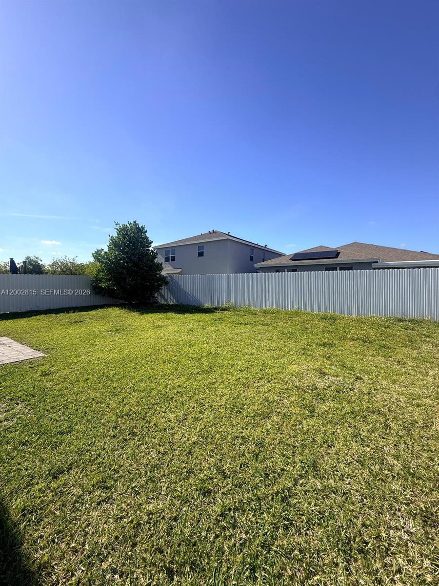 LUCKY START AT SUNRISE ES - Residential