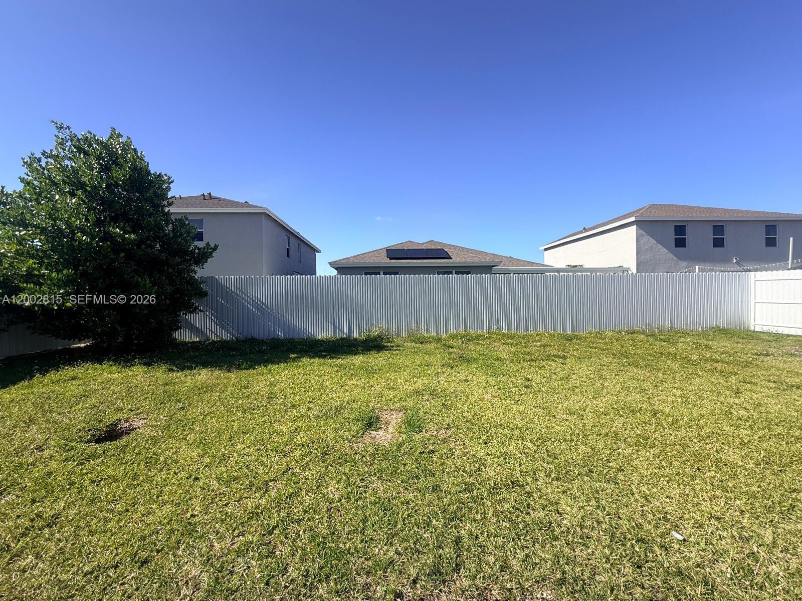 LUCKY START AT SUNRISE ES - Residential