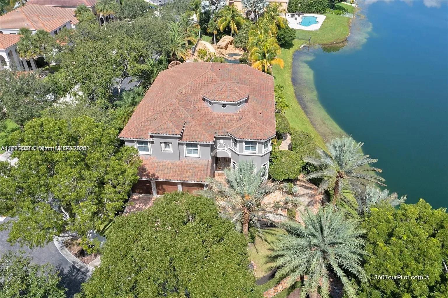 SESSA EIGHT - Residential