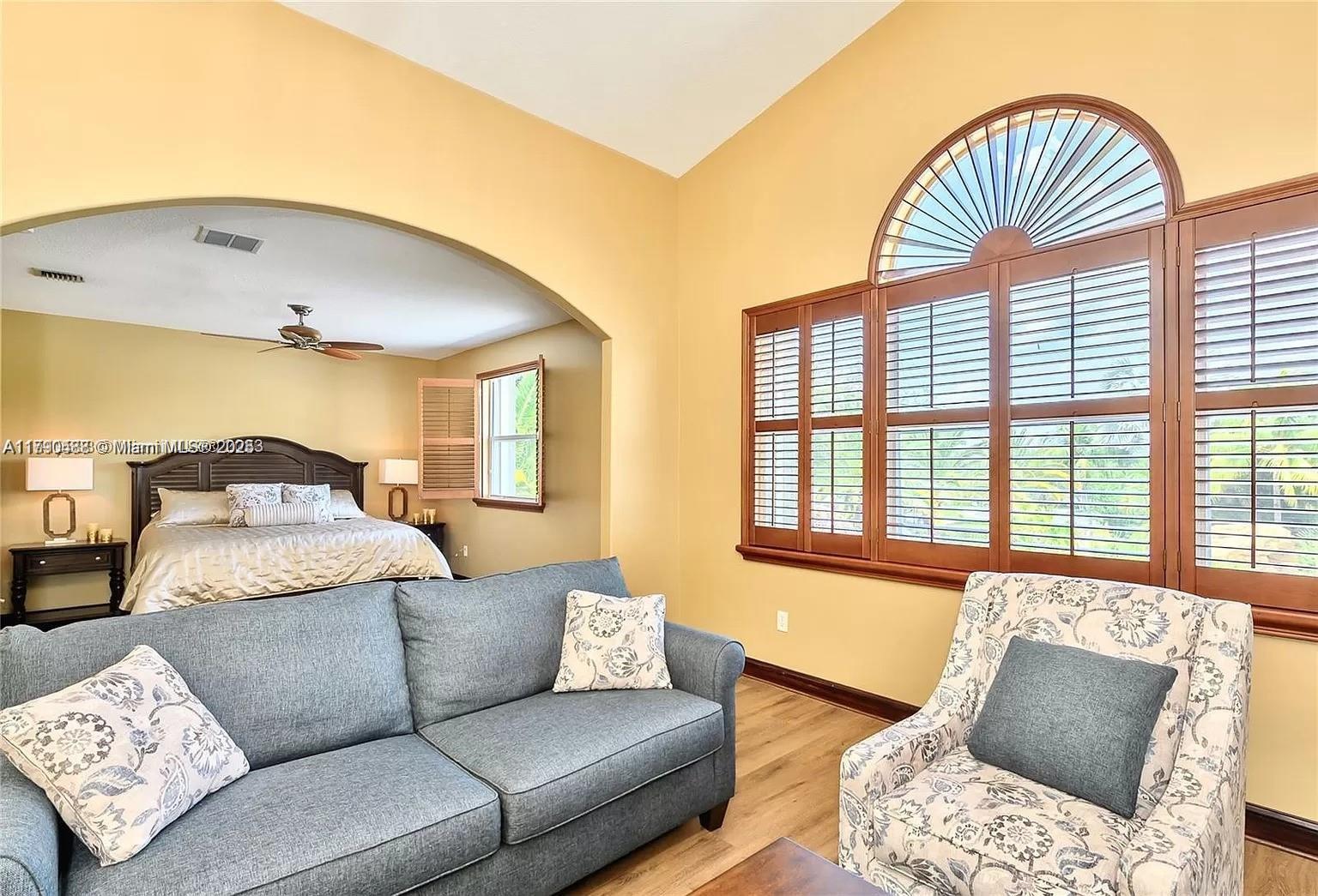 SESSA EIGHT - Residential