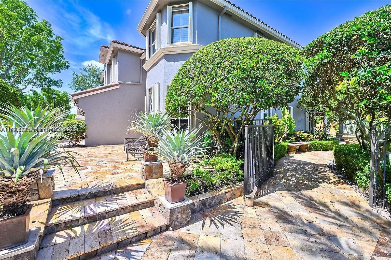 SESSA EIGHT - Residential