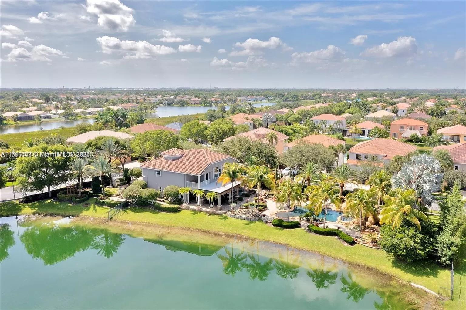 SESSA EIGHT - Residential