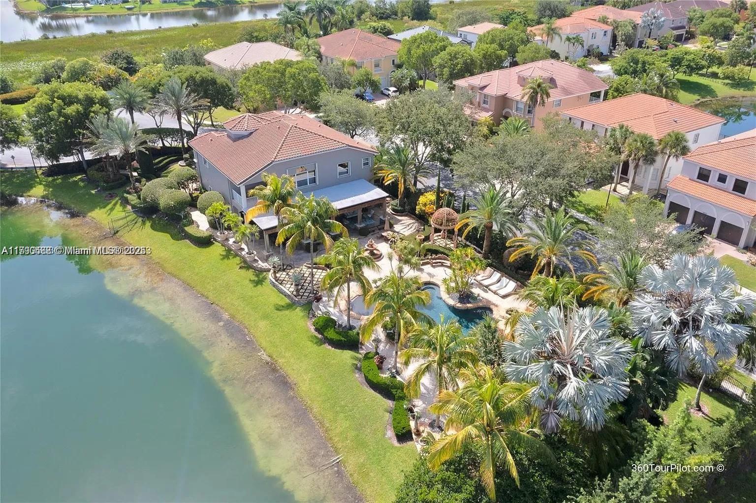 SESSA EIGHT - Residential