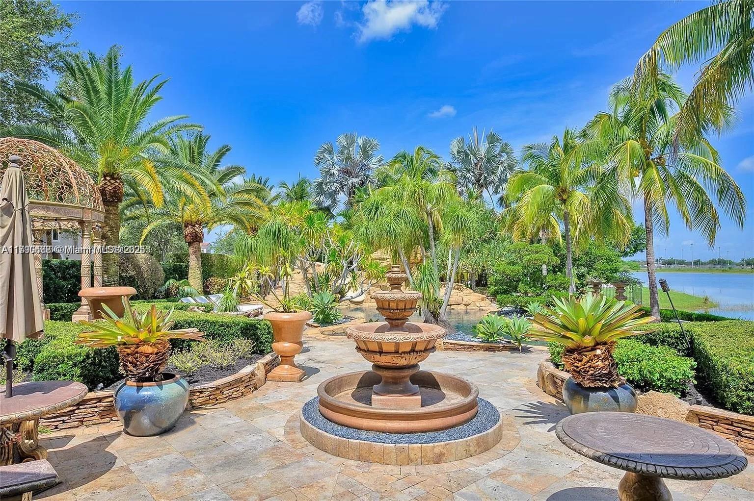 SESSA EIGHT - Residential