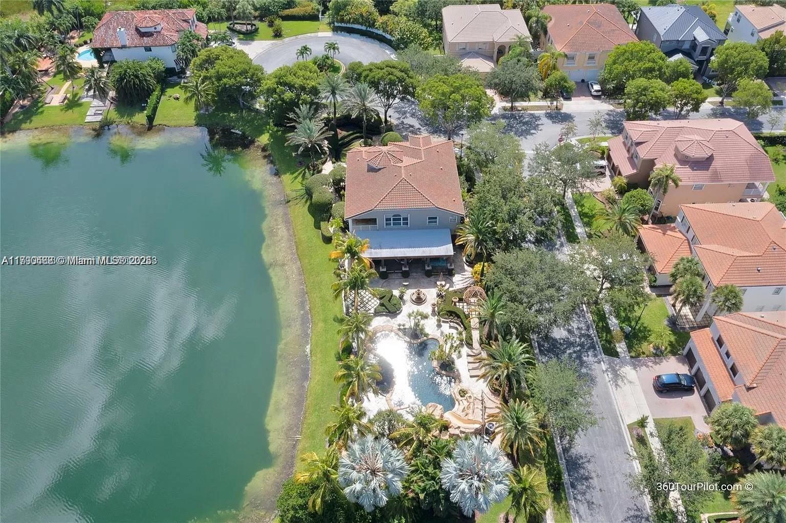 SESSA EIGHT - Residential