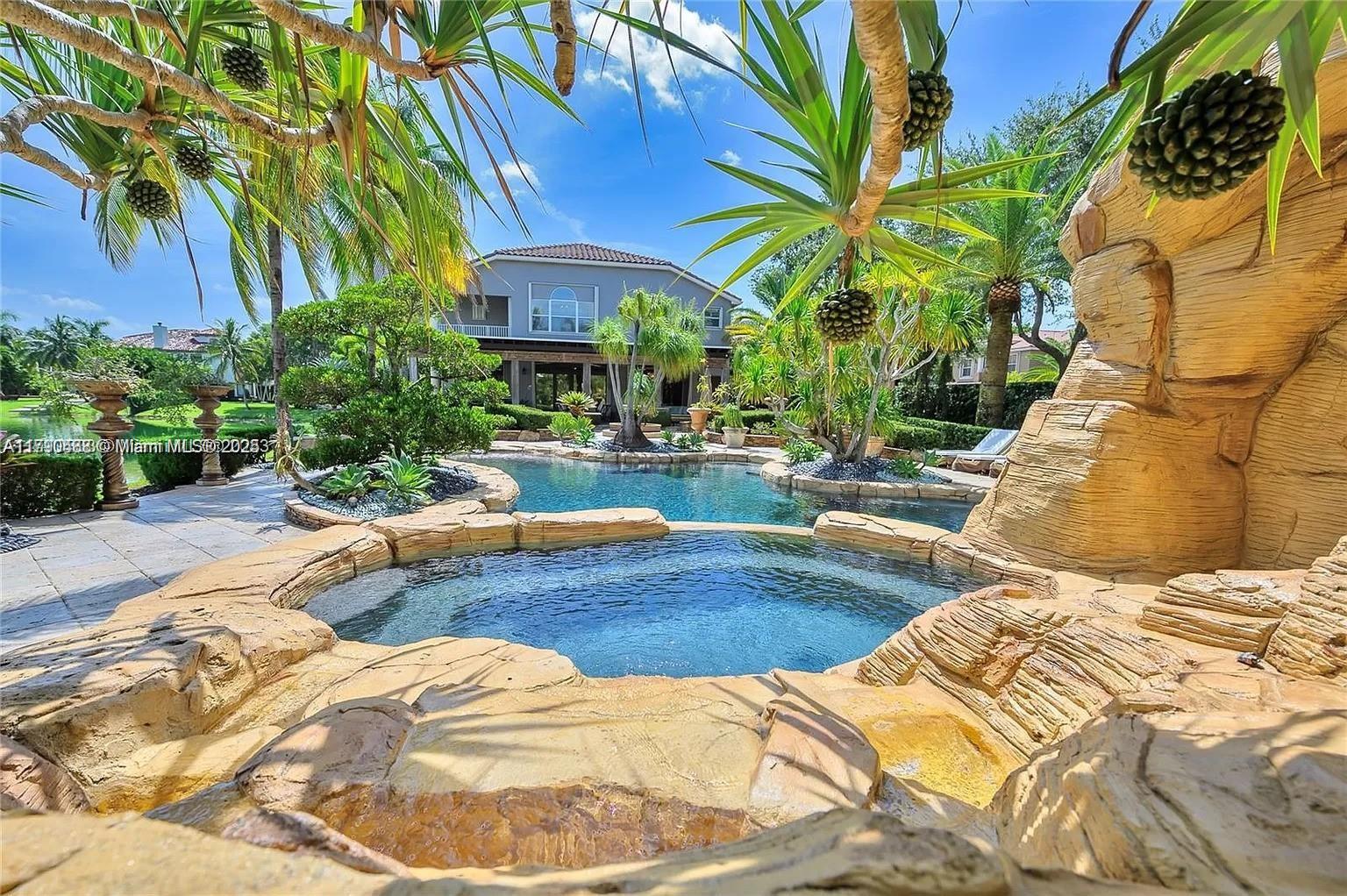 SESSA EIGHT - Residential