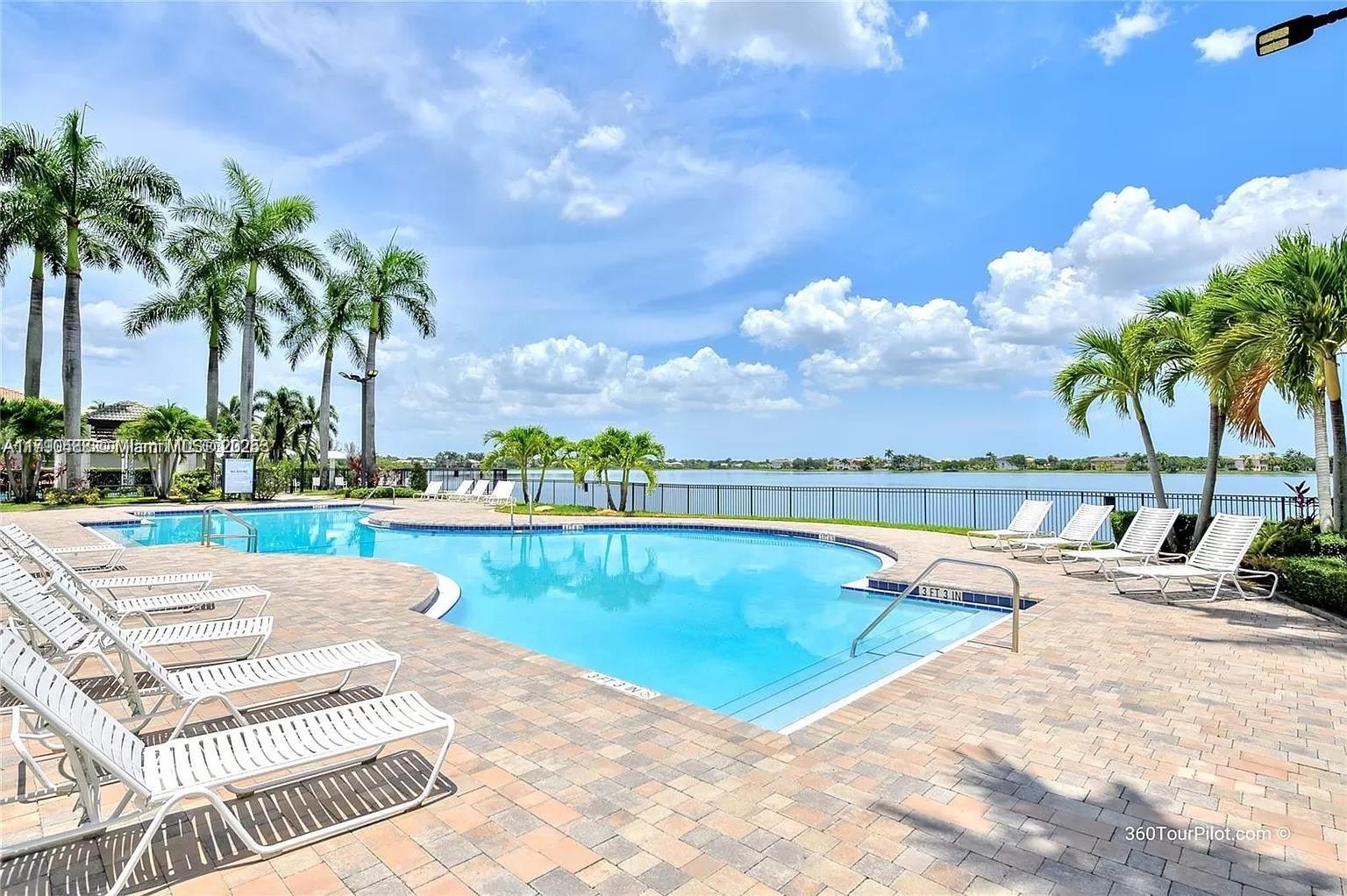 SESSA EIGHT - Residential