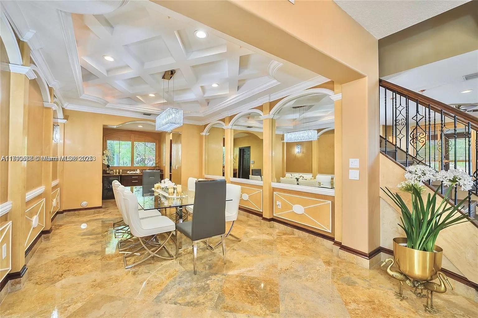 SESSA EIGHT - Residential