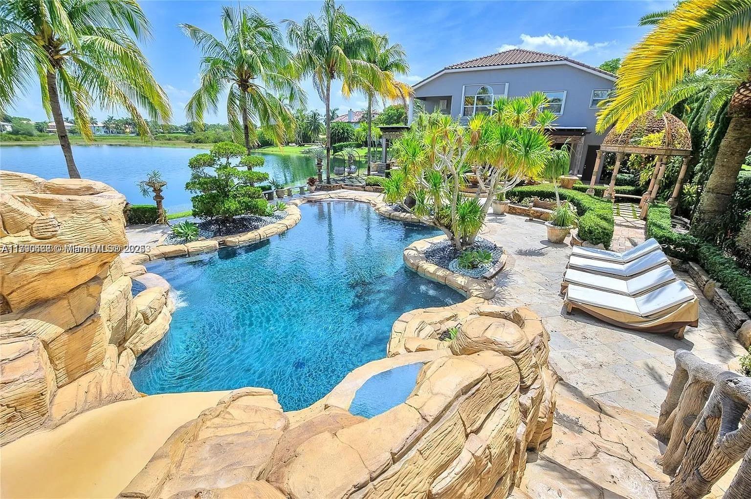 SESSA EIGHT - Residential