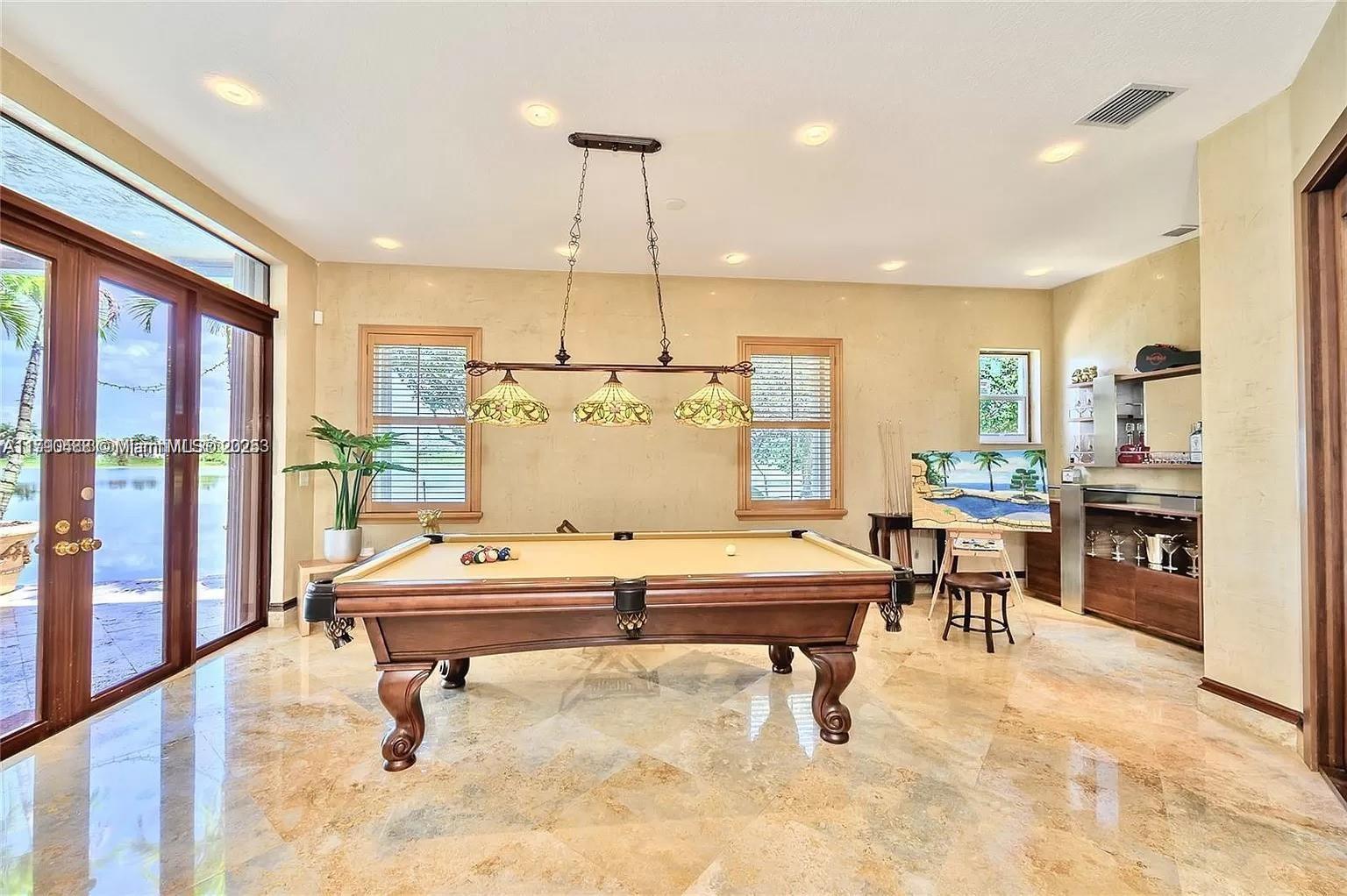 SESSA EIGHT - Residential