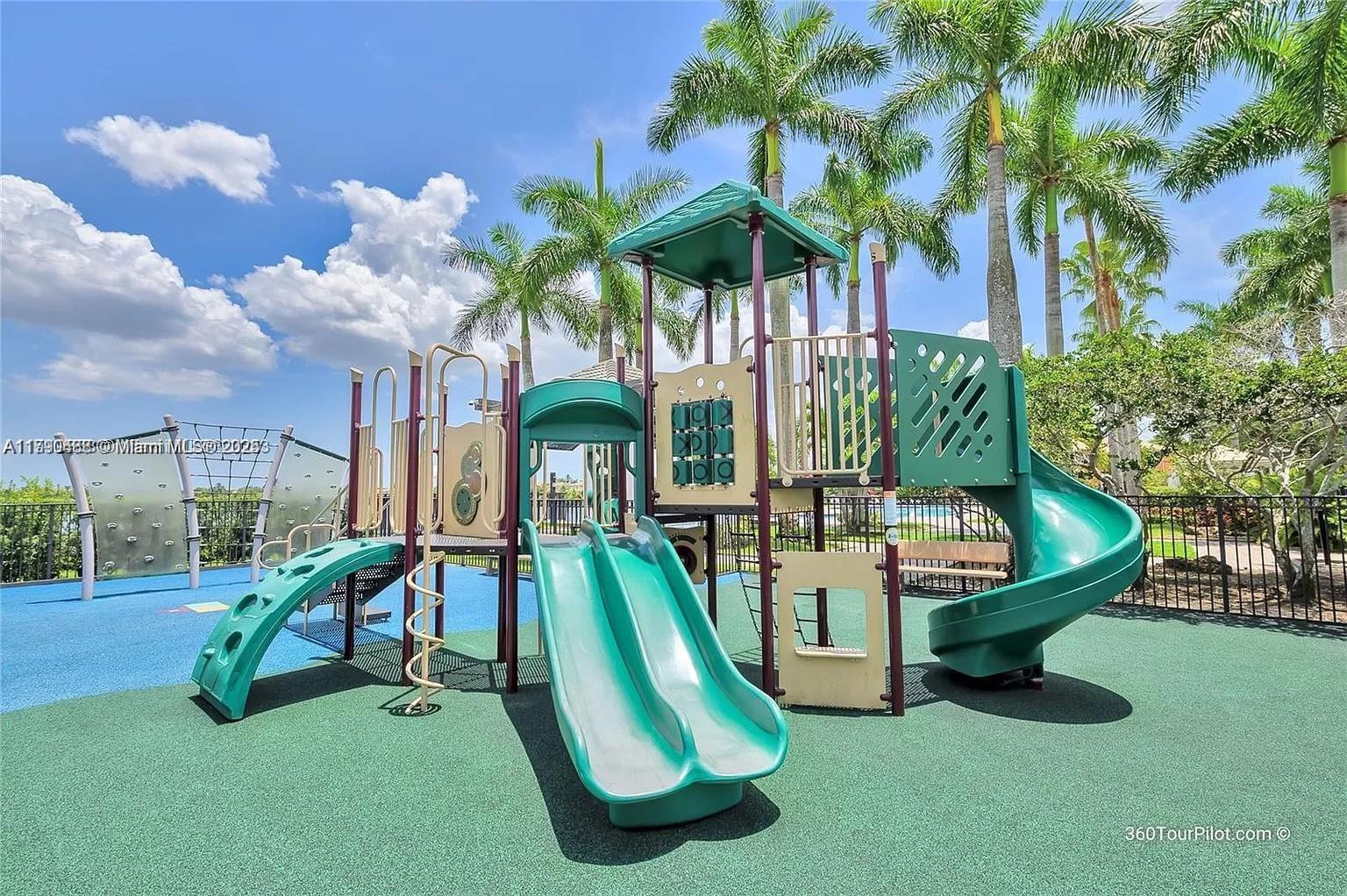 SESSA EIGHT - Residential