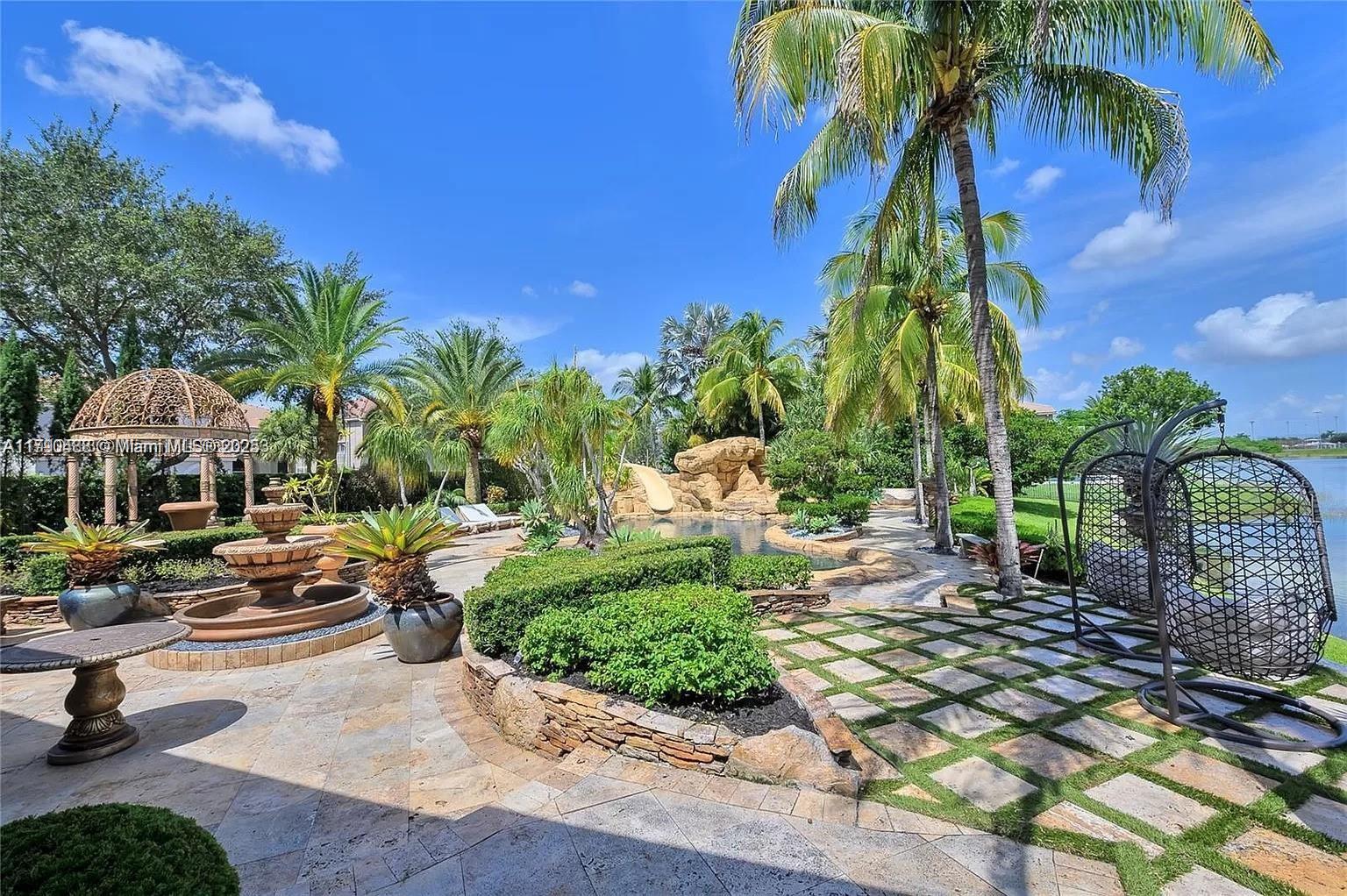 SESSA EIGHT - Residential