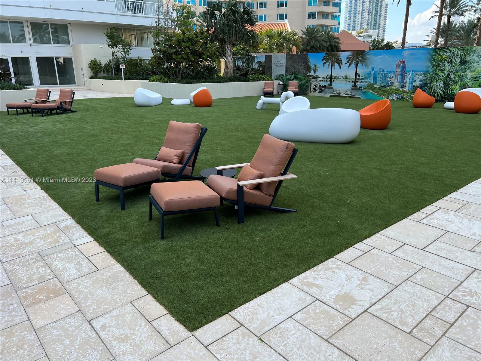 South Pointe Tower - Residential