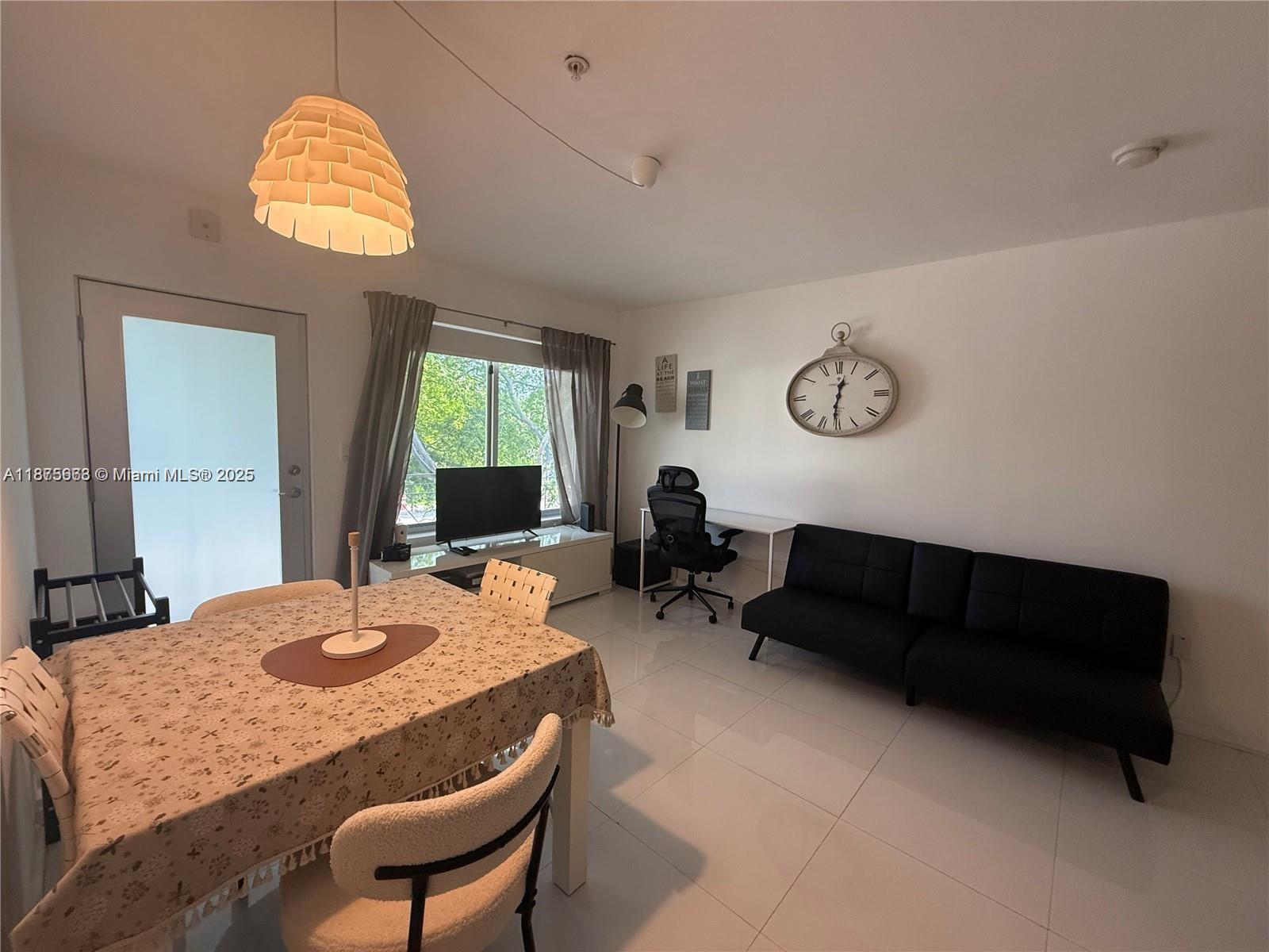 Beautiful 1/1 apartment completely remodeled and full of natural light with Italian kitchen design cabinets, white glass ceramic floor, fully furnished, with stainless steel appliances. Common Laundry. The apartment is located in the heart of South Beach, walking to the beach, Lincoln Rd Mall, restaurant, and much more.