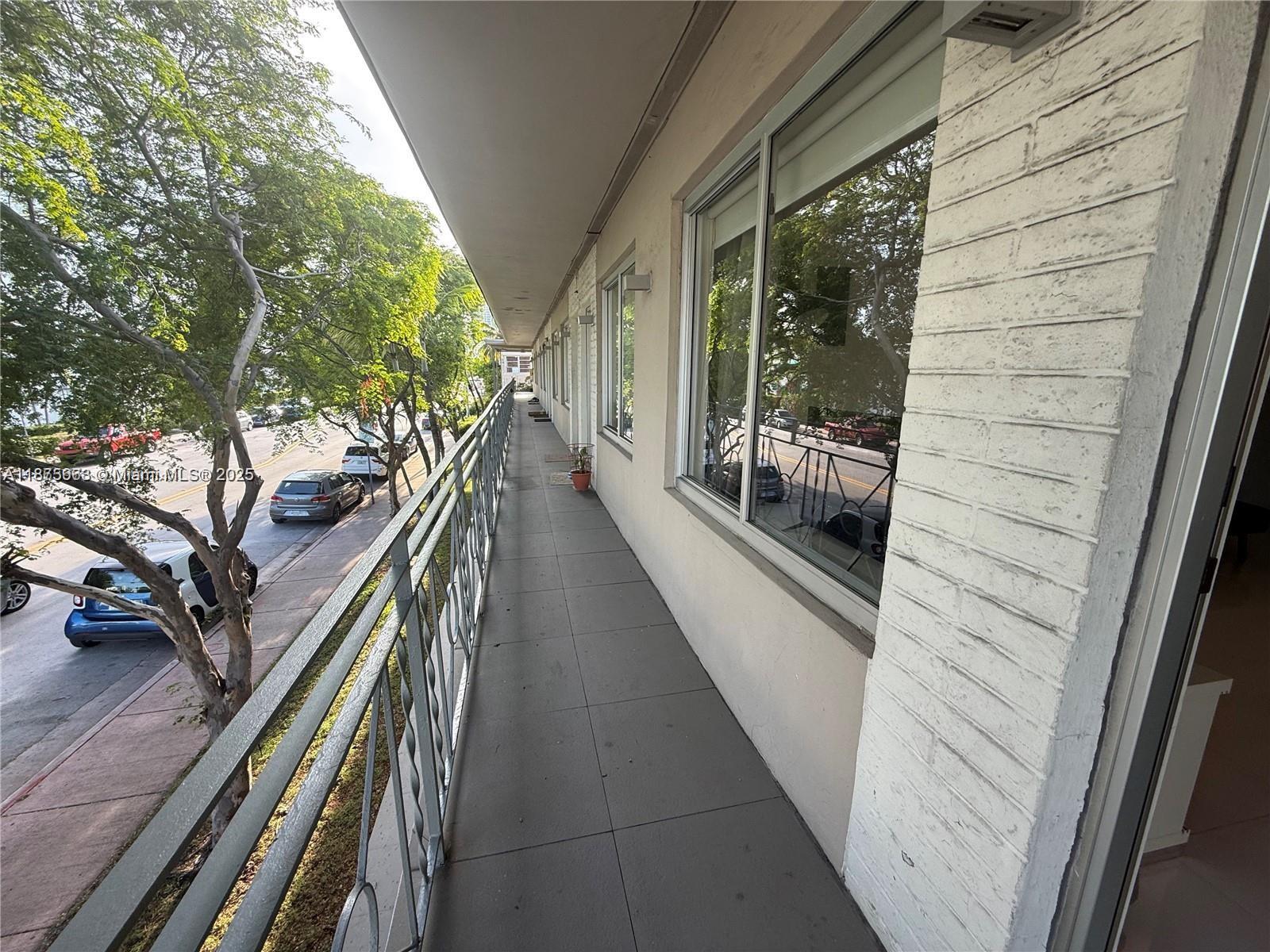 ELISA CONDO - Residential