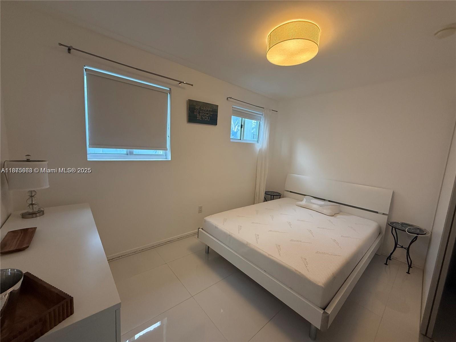 ELISA CONDO - Residential