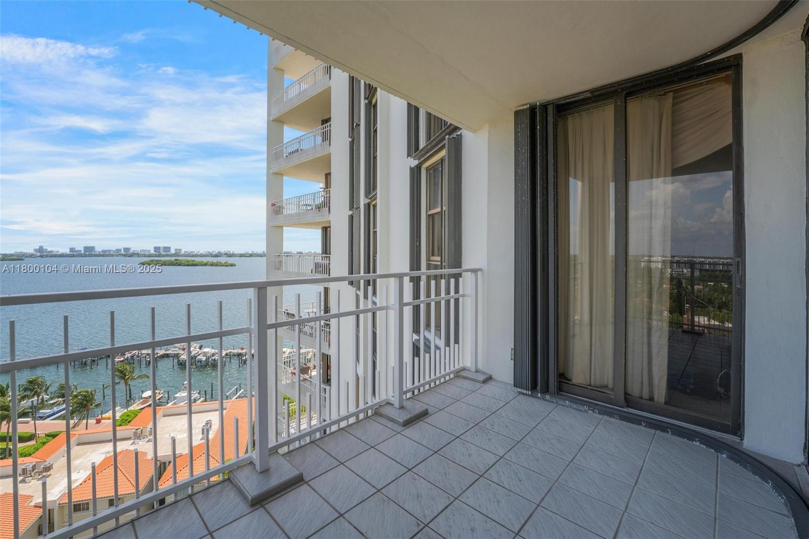 THE TOWERS OF QUAYSIDE CO - Residential