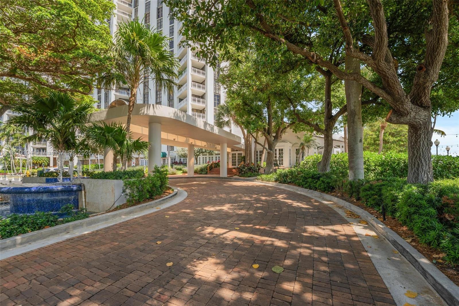 THE TOWERS OF QUAYSIDE CO - Residential