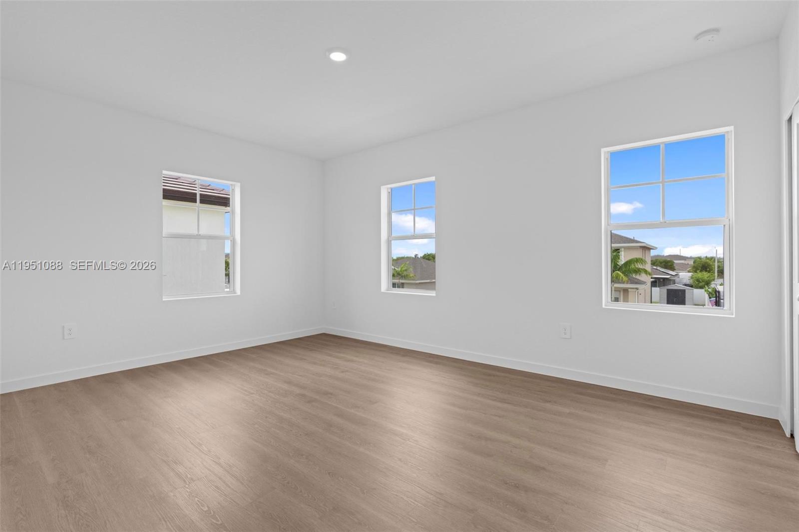 SUNRISE ESTATES - Residential