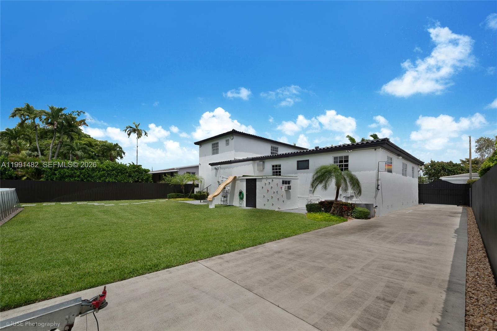 MIRACLE MANOR 3RD ADDN - Residential