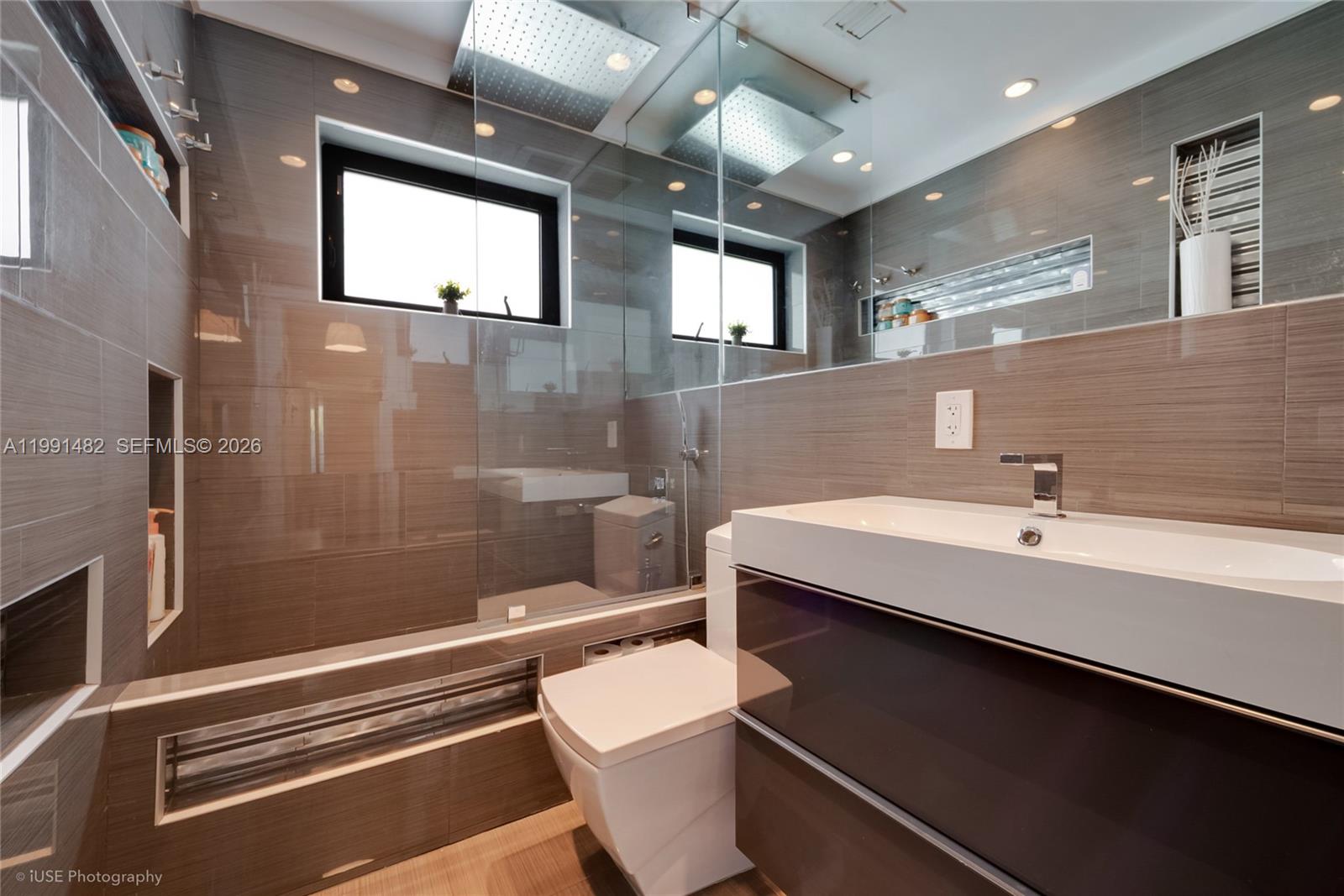 MIRACLE MANOR 3RD ADDN - Residential