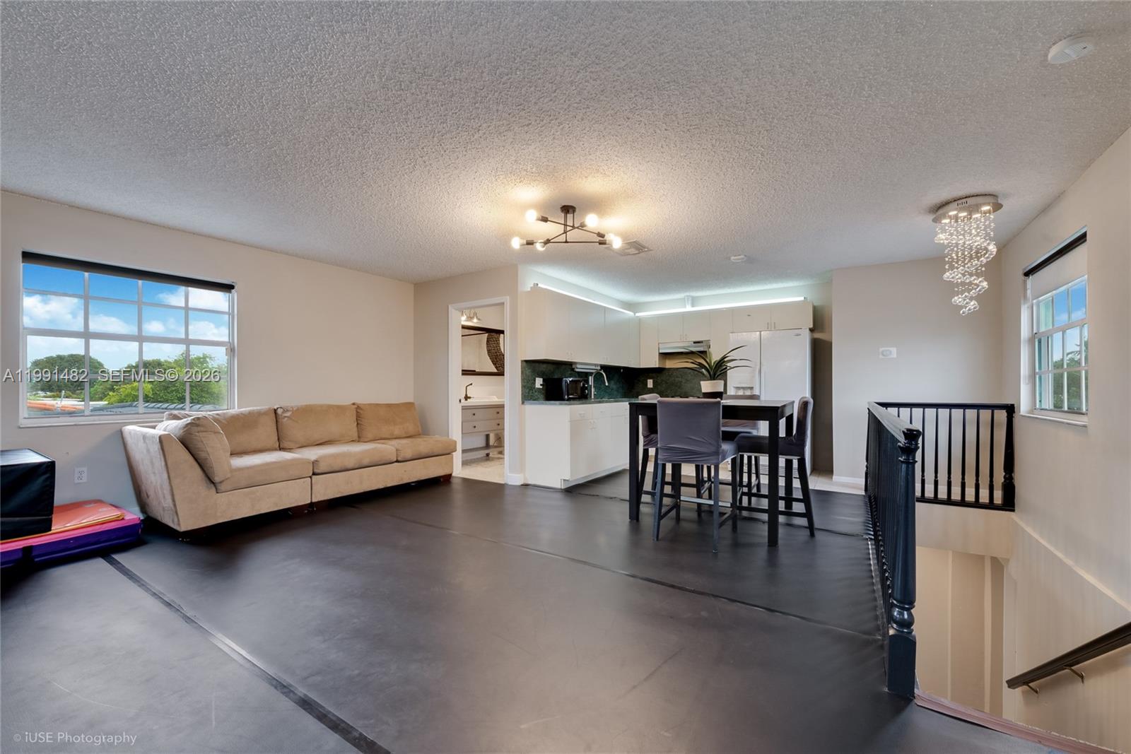 MIRACLE MANOR 3RD ADDN - Residential